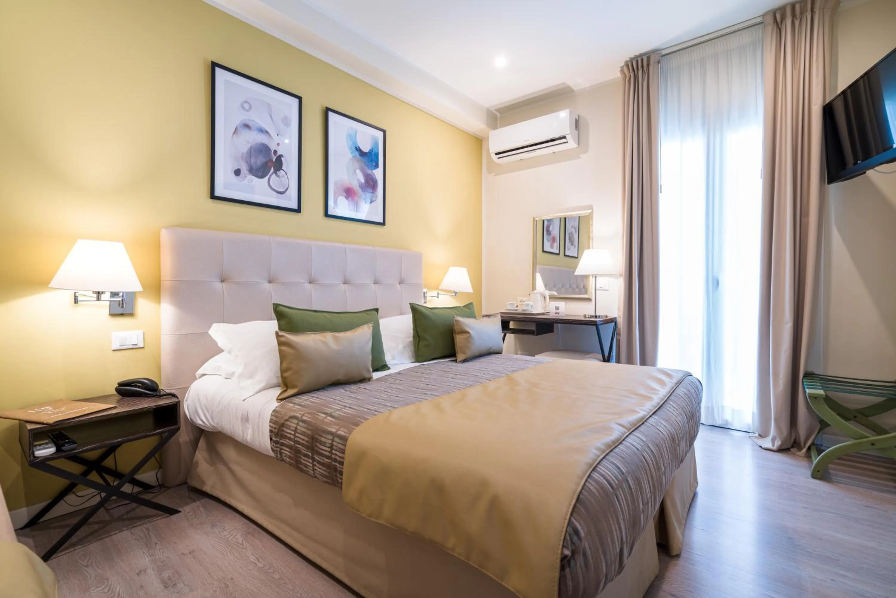 Bedroom, Bed in Hotel Rivage Taormina