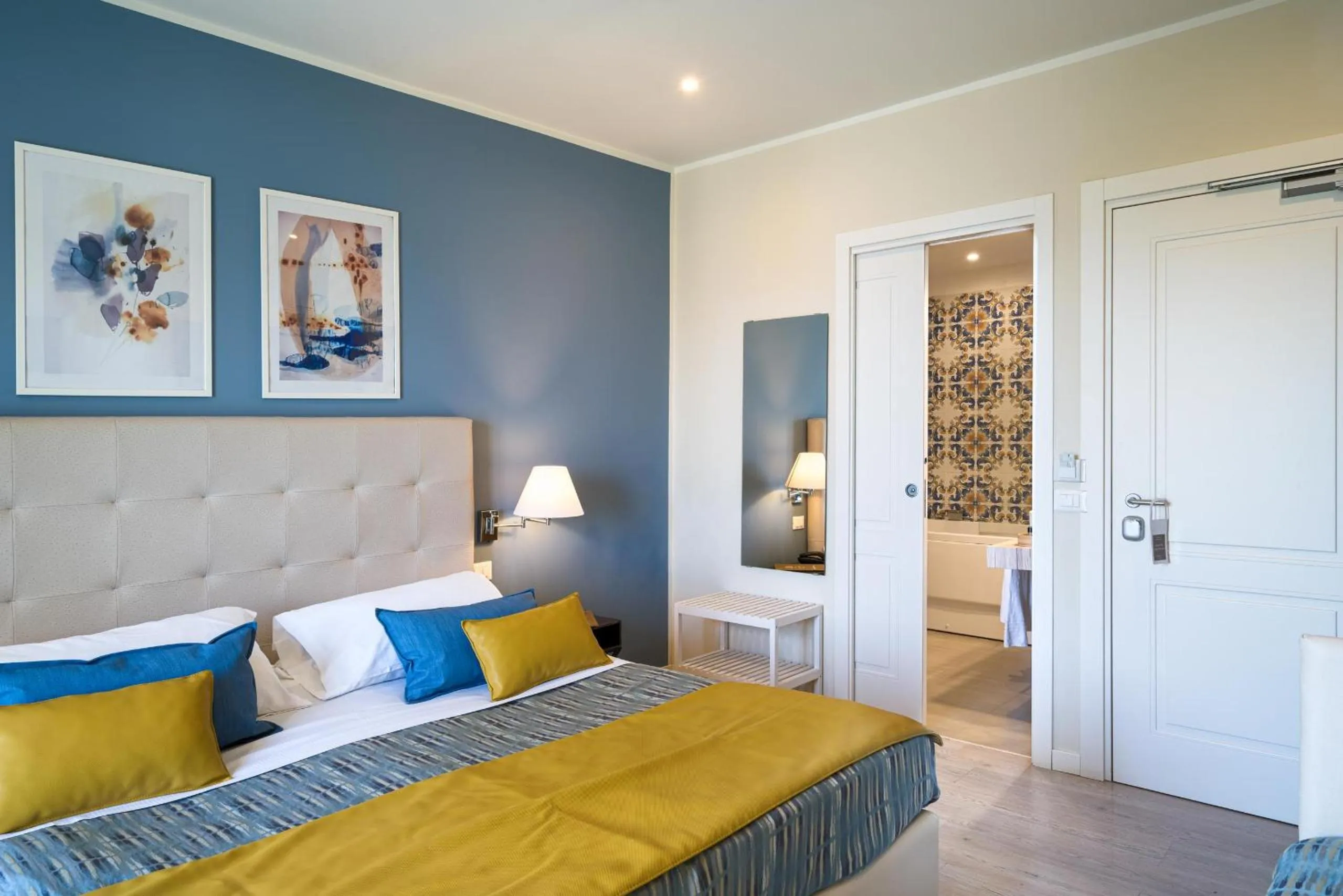 Photo of the whole room, Bed in Hotel Rivage Taormina