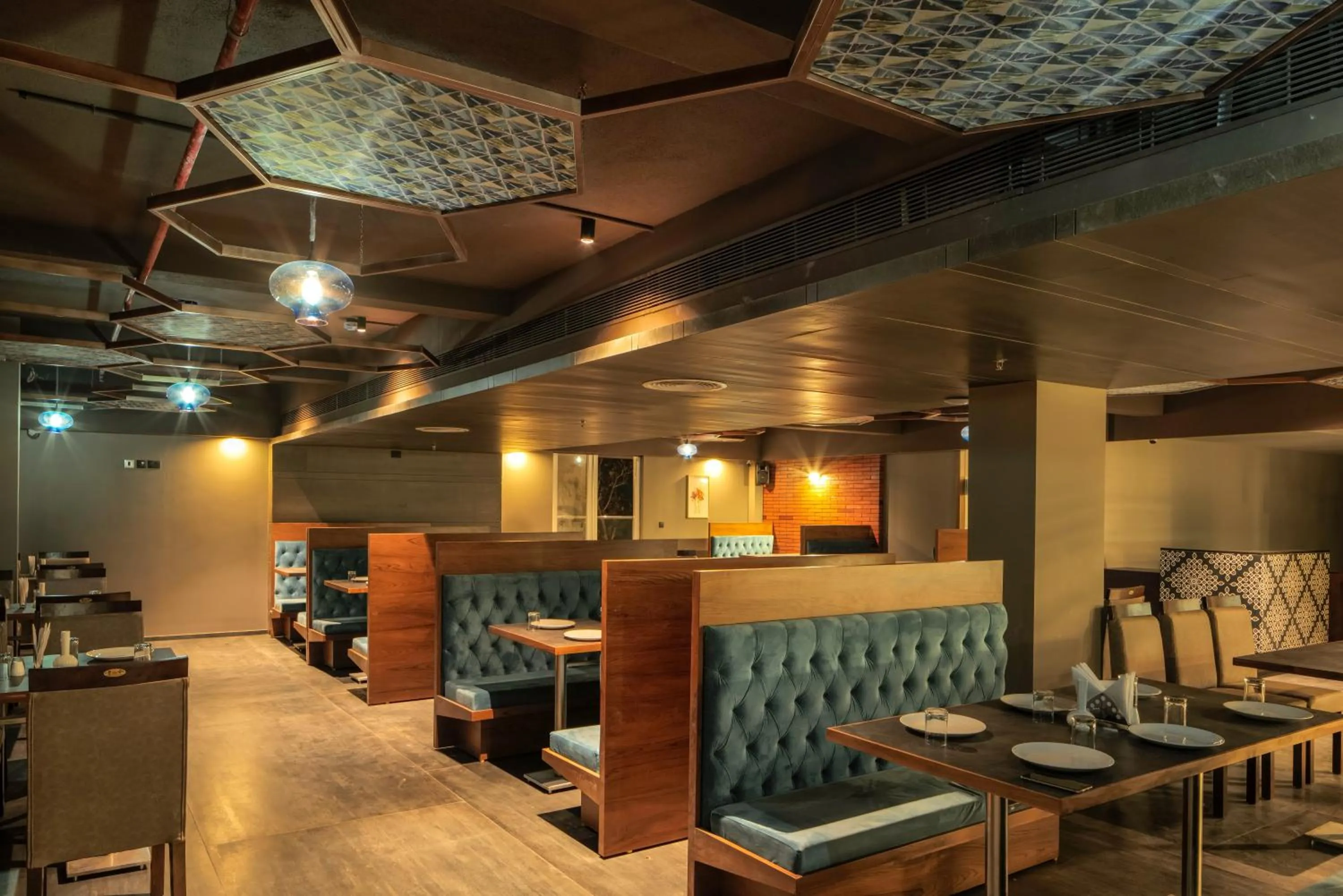 Restaurant/places to eat in GRANDE IRIS