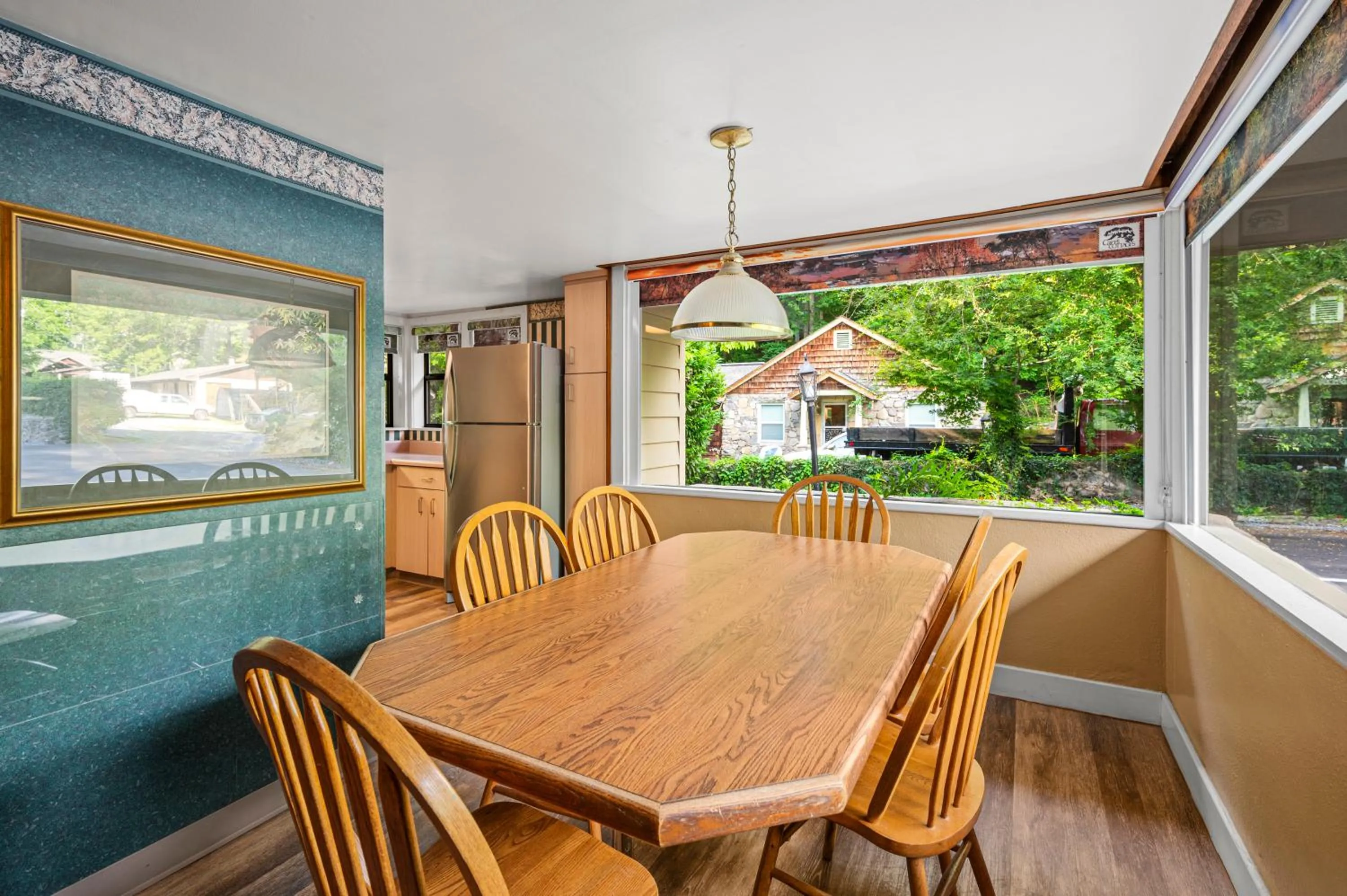 Carr's Northside Hotel and Cottages