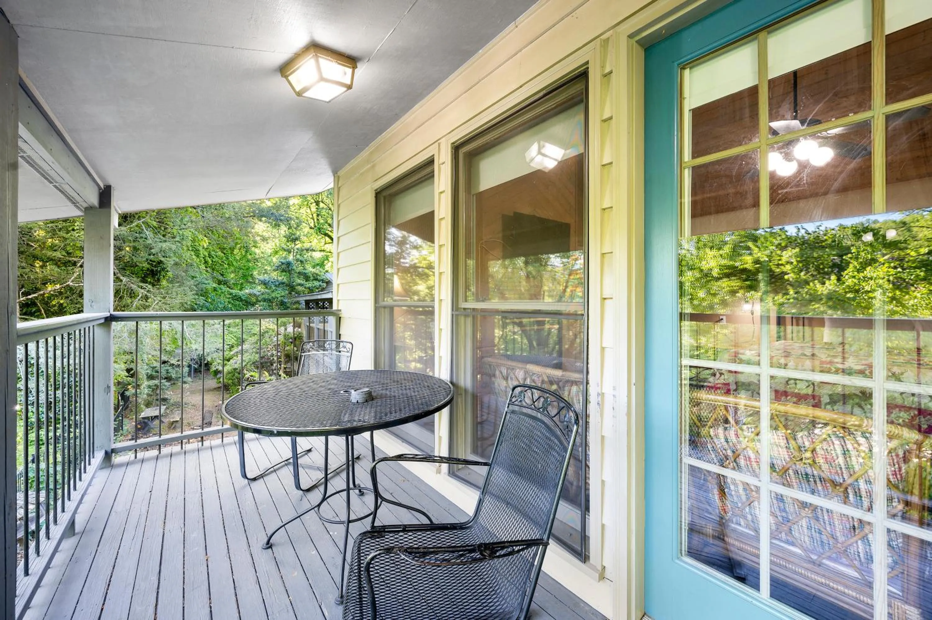 Carr's Northside Hotel and Cottages