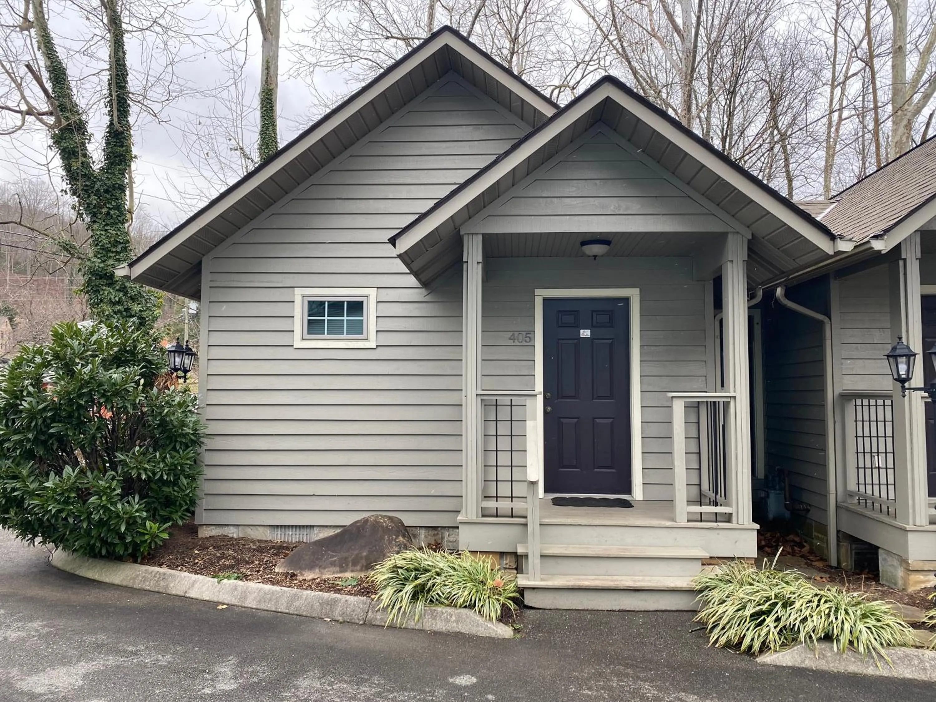 Carr's Northside Hotel and Cottages