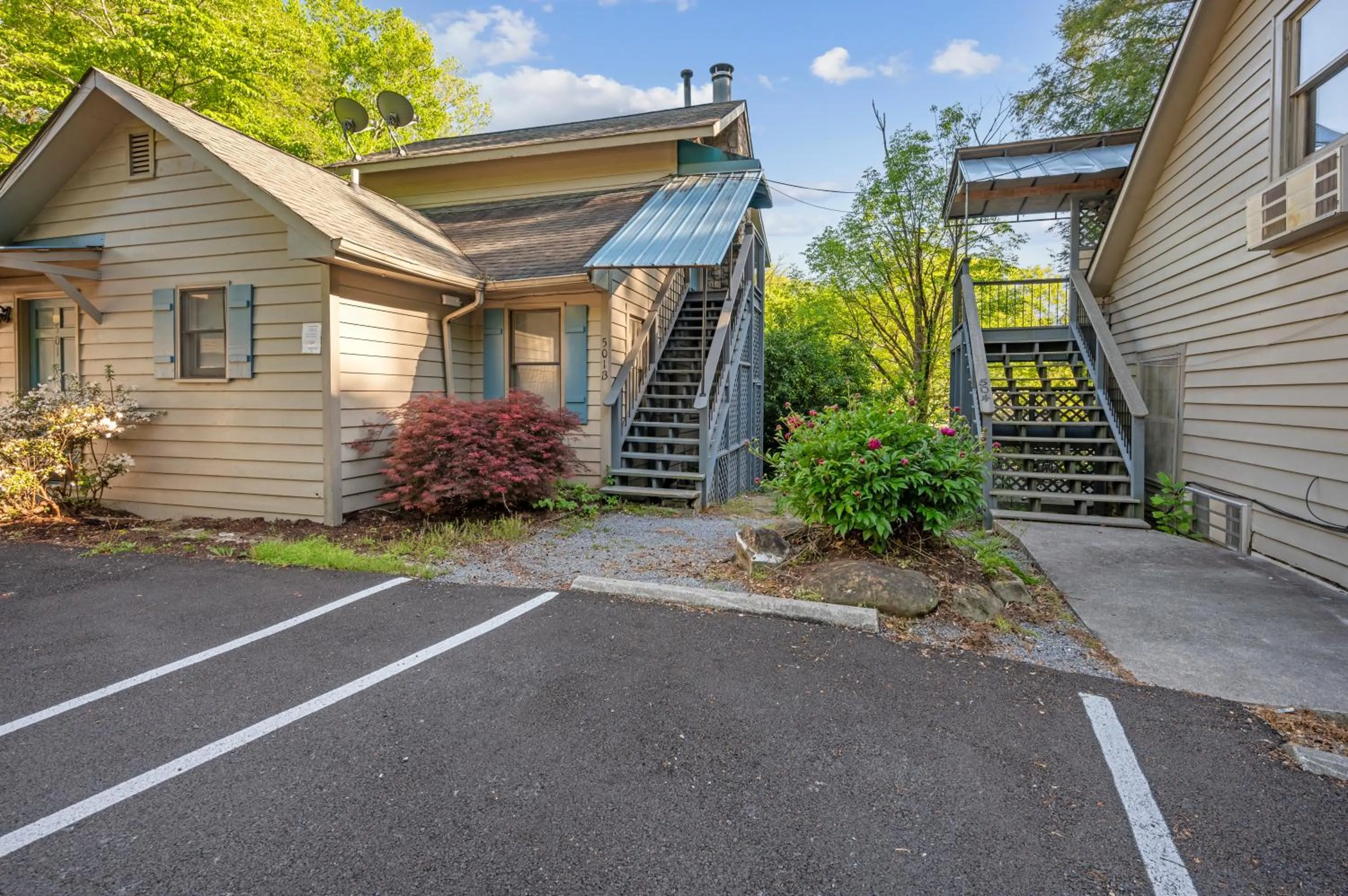 Carr's Northside Hotel and Cottages