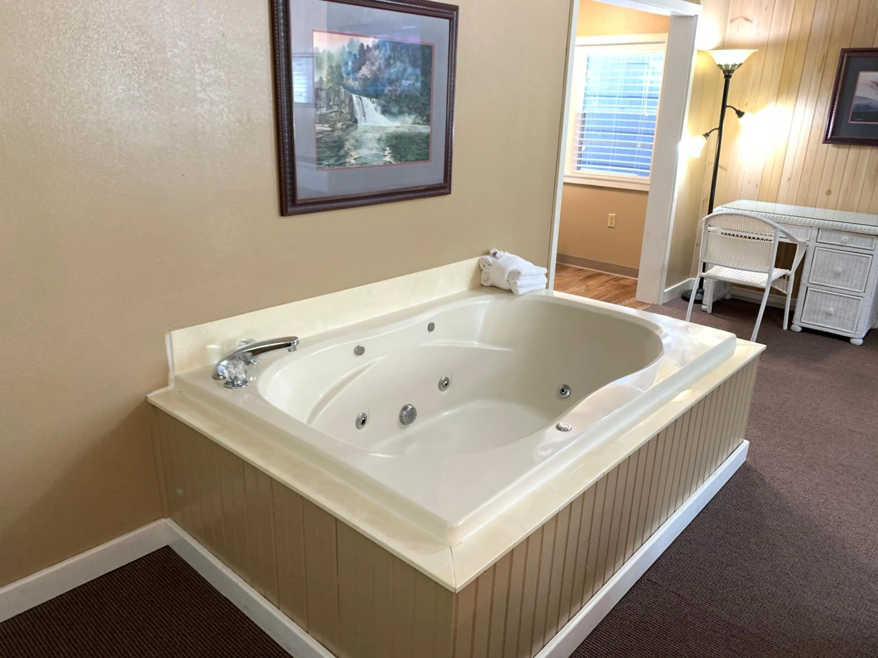 Carr's Northside Hotel and Cottages