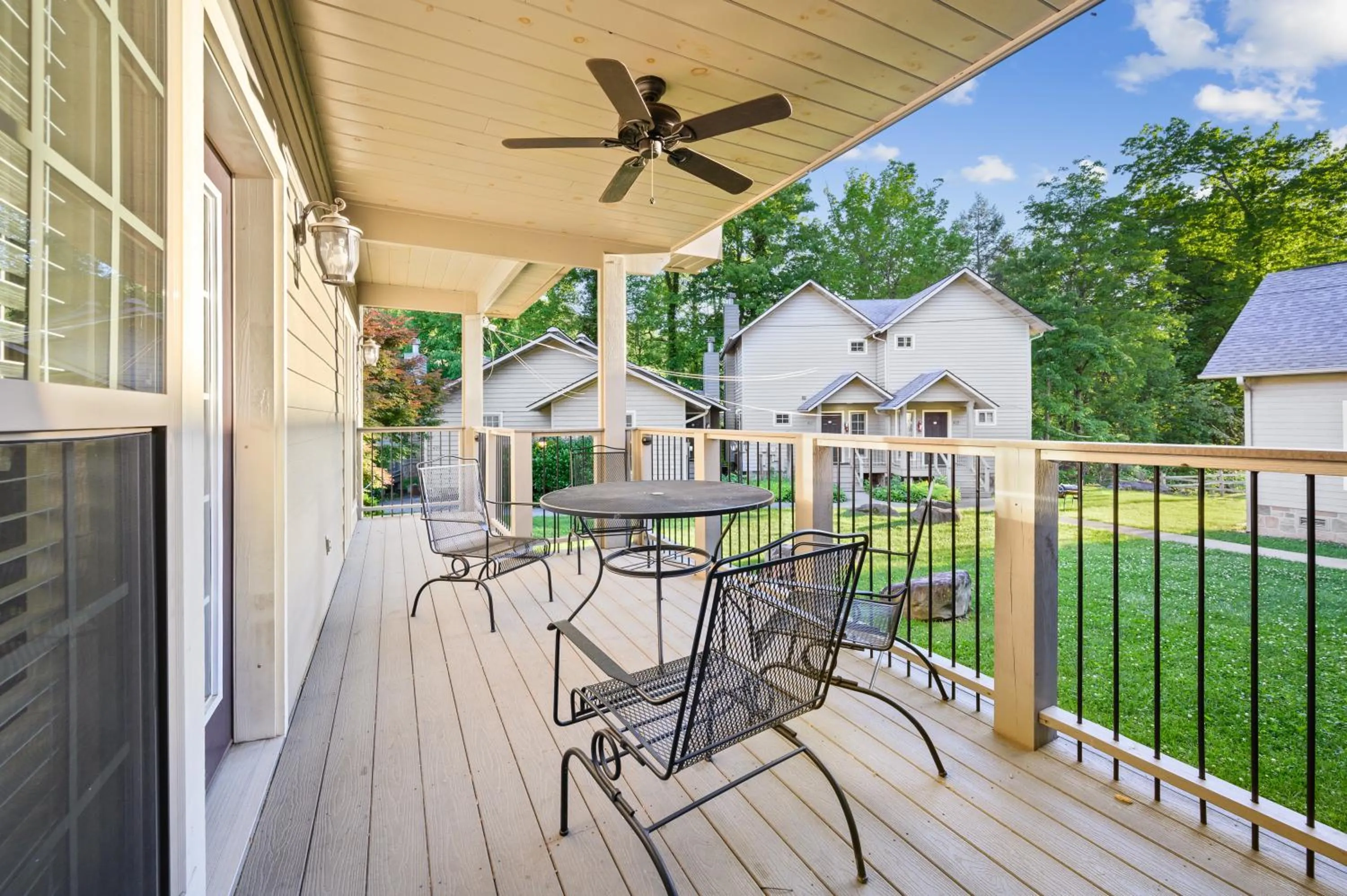 Carr's Northside Hotel and Cottages