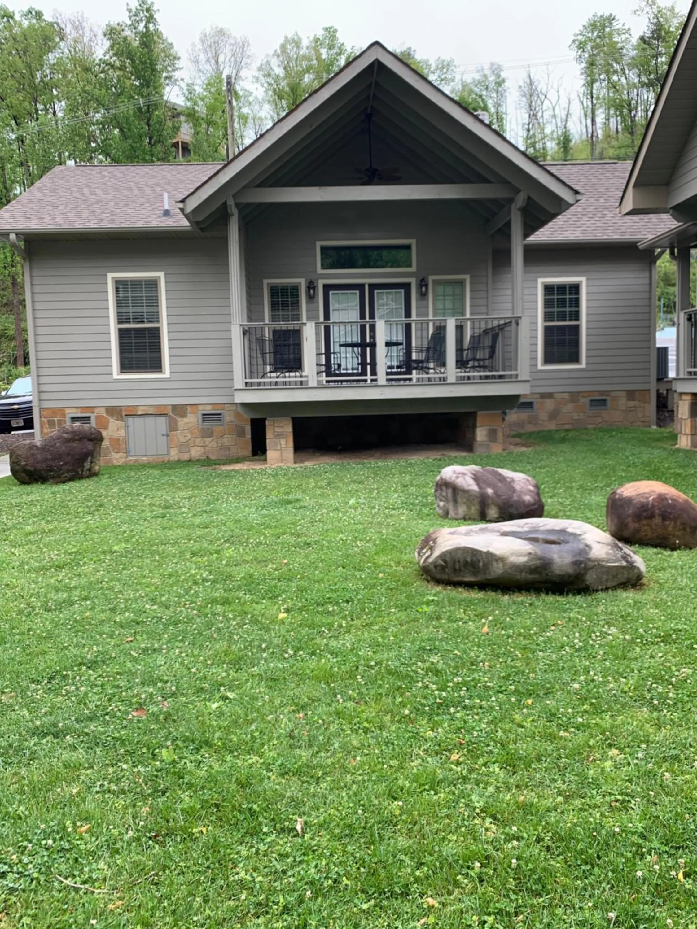 Carr's Northside Hotel and Cottages