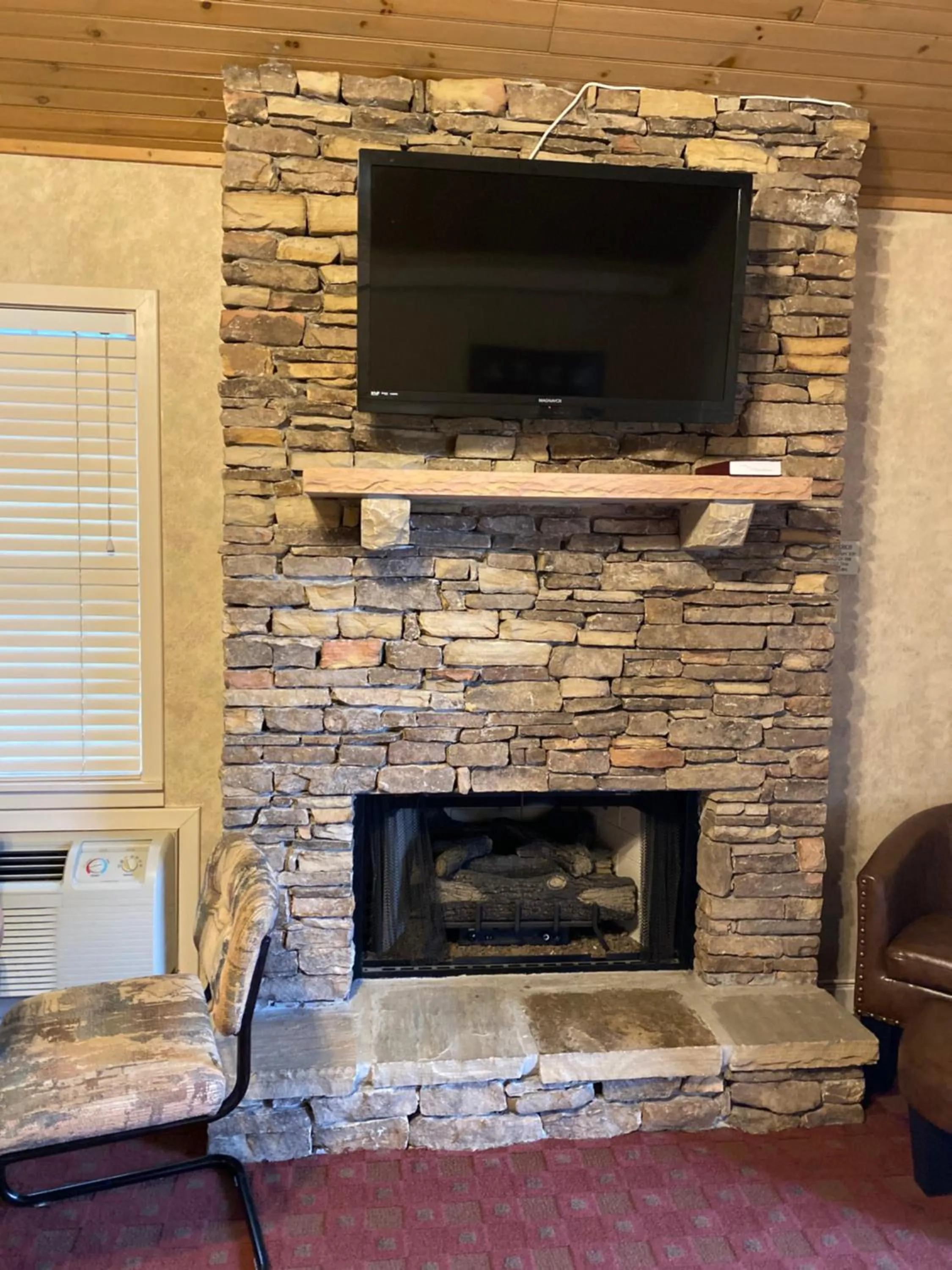 Carr's Northside Hotel and Cottages