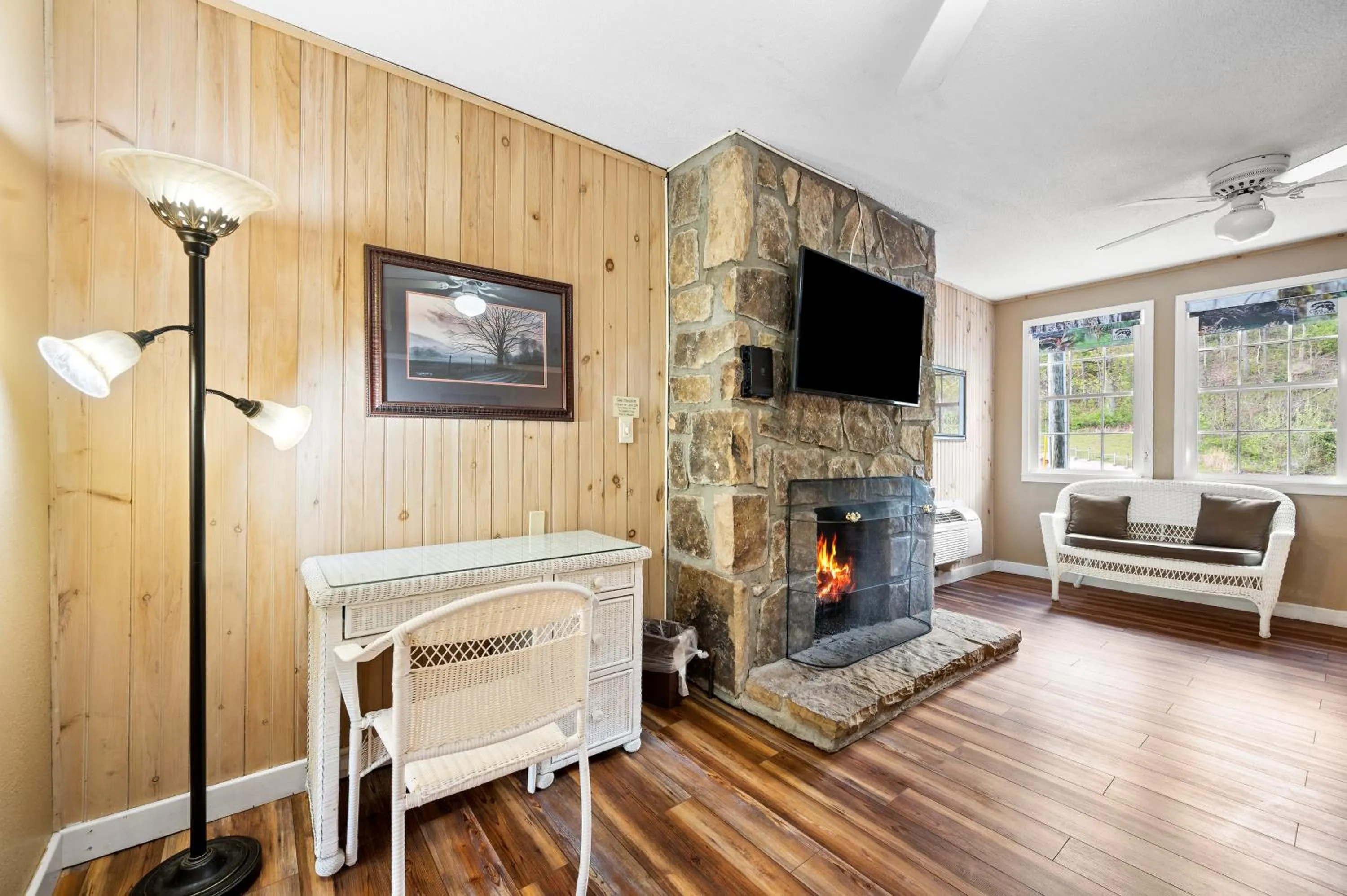 Carr's Northside Hotel and Cottages