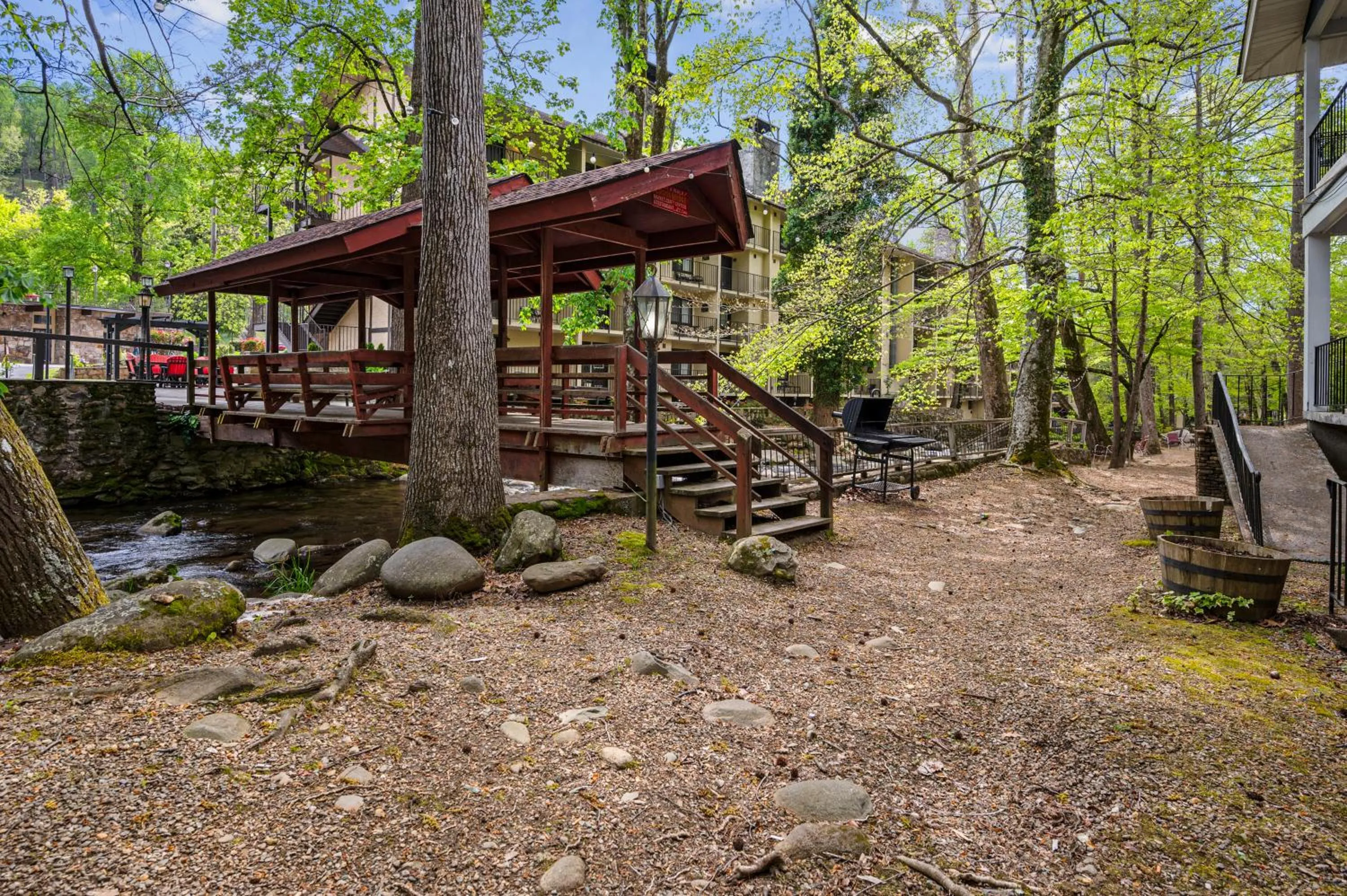 Carr's Northside Hotel and Cottages