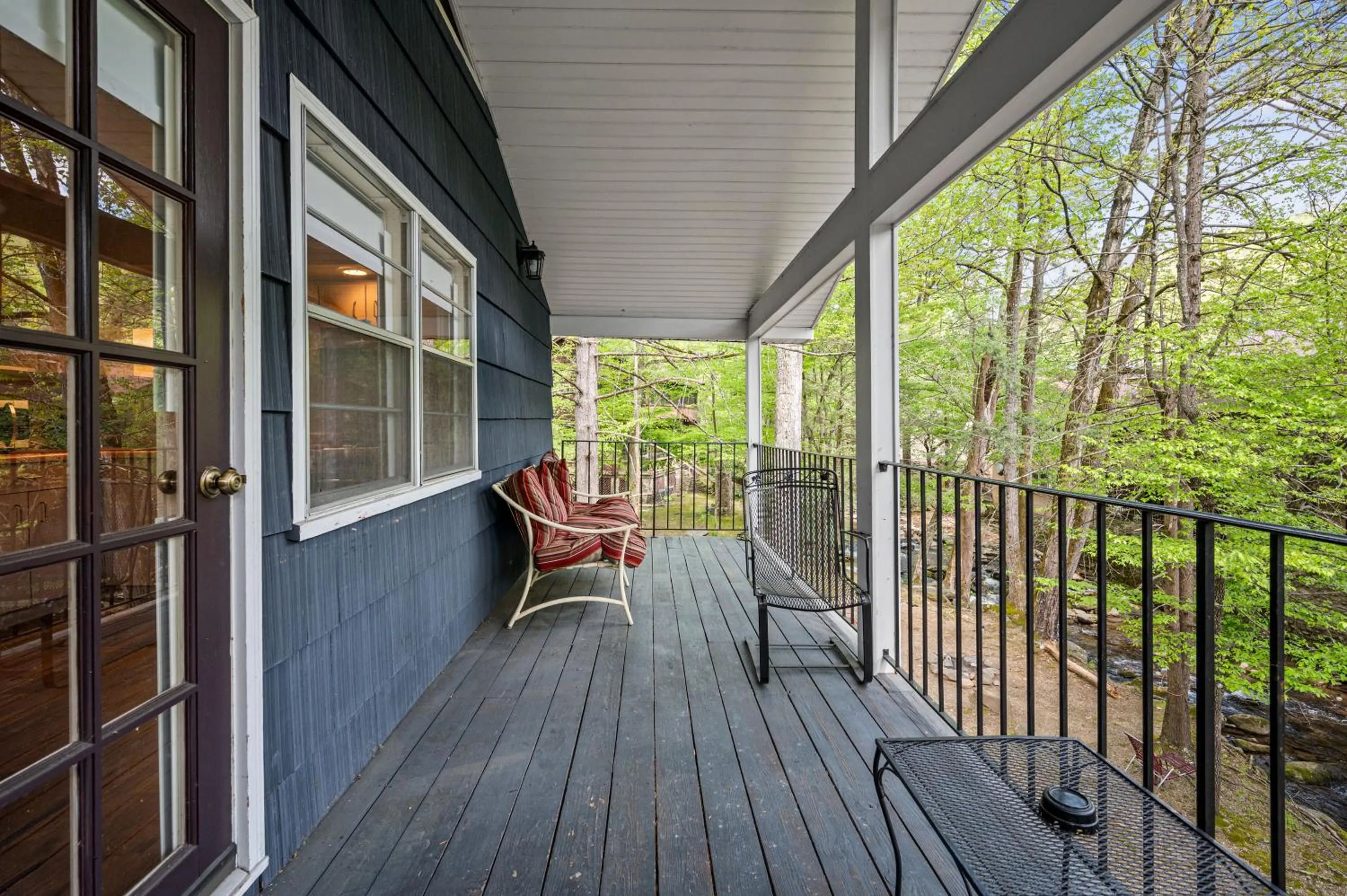 Carr's Northside Hotel and Cottages