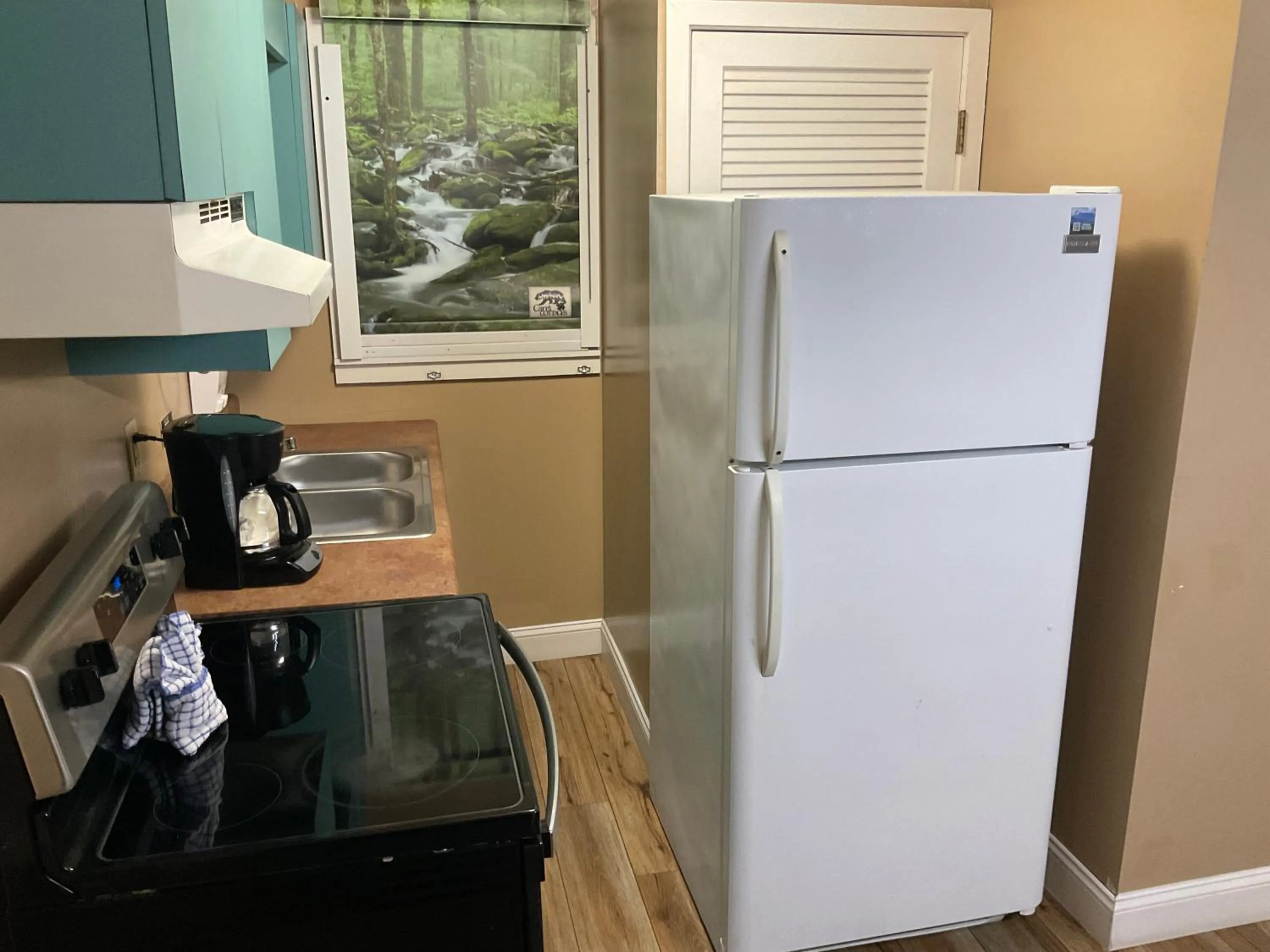 Carr's Northside Hotel and Cottages