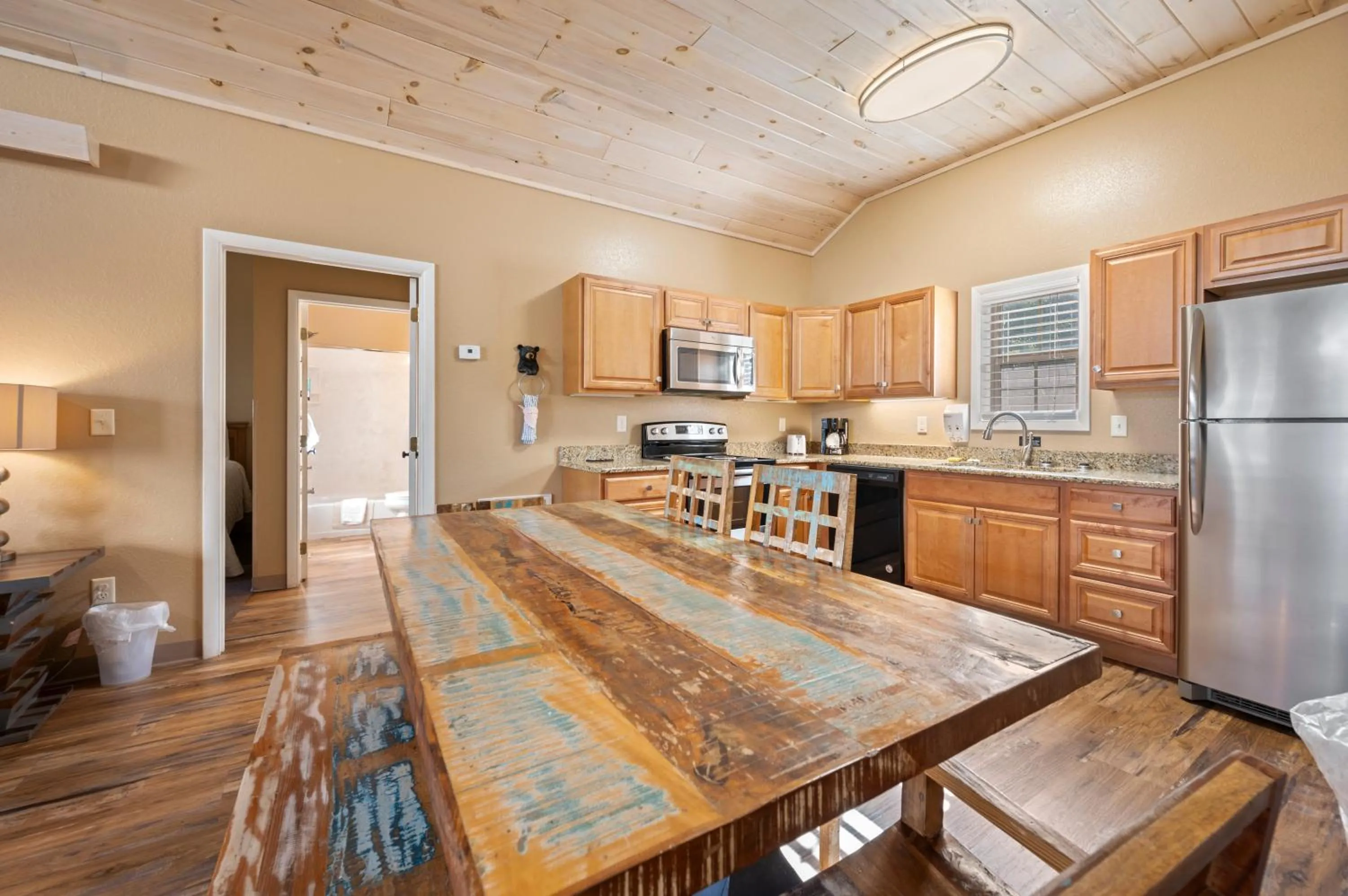 Carr's Northside Hotel and Cottages