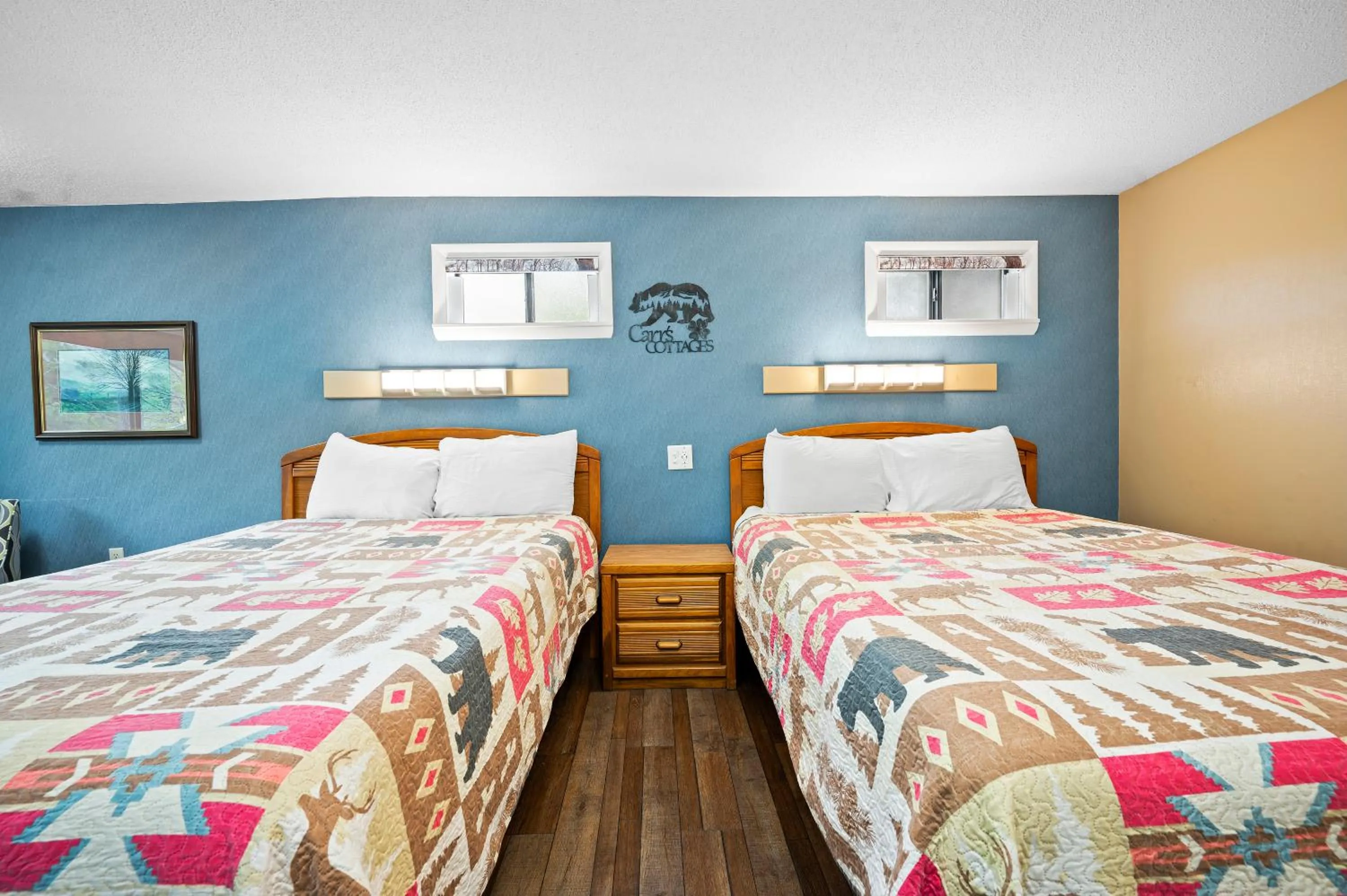 Bed in Carr's Northside Hotel and Cottages