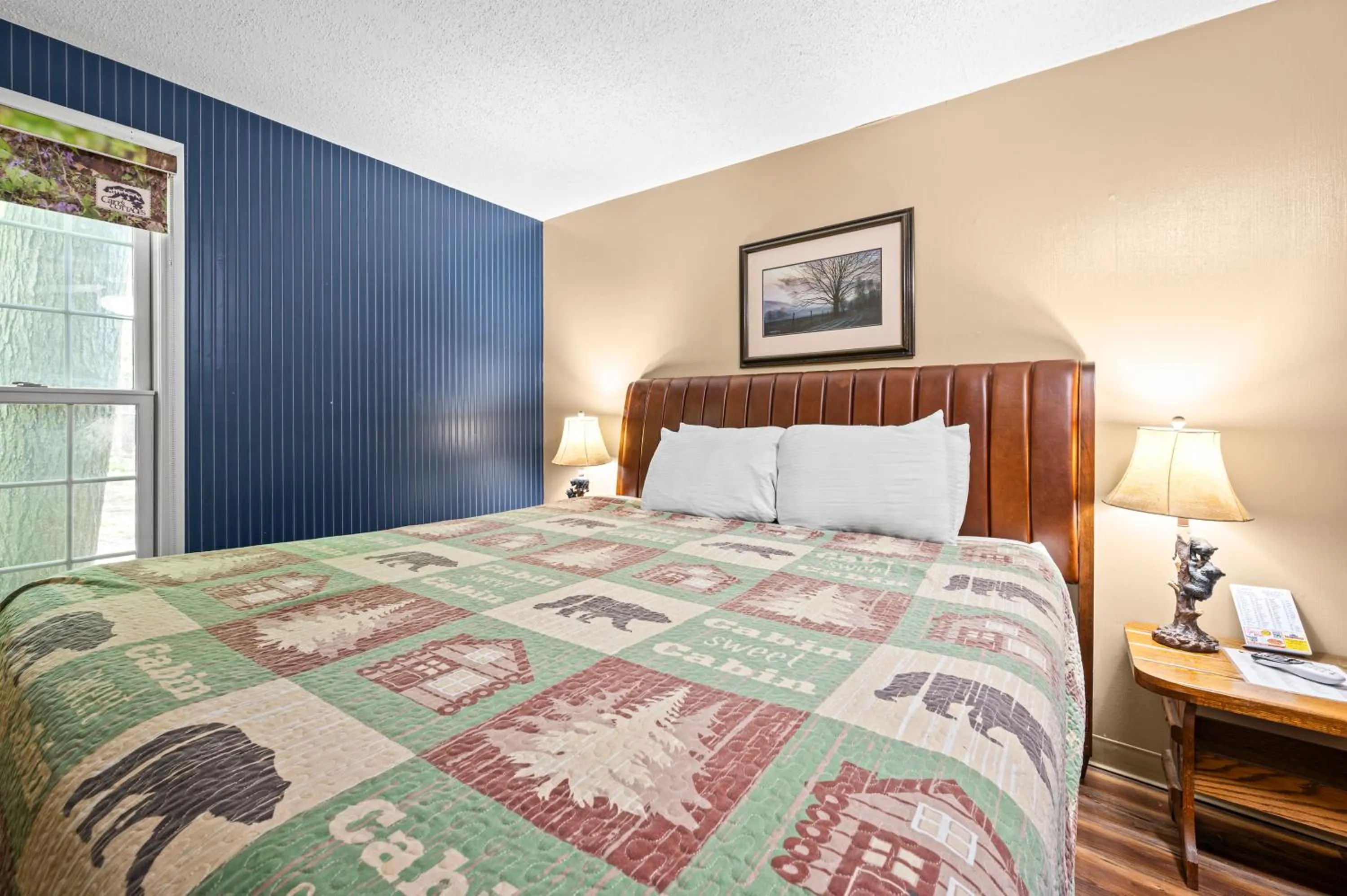 Bed in Carr's Northside Hotel and Cottages