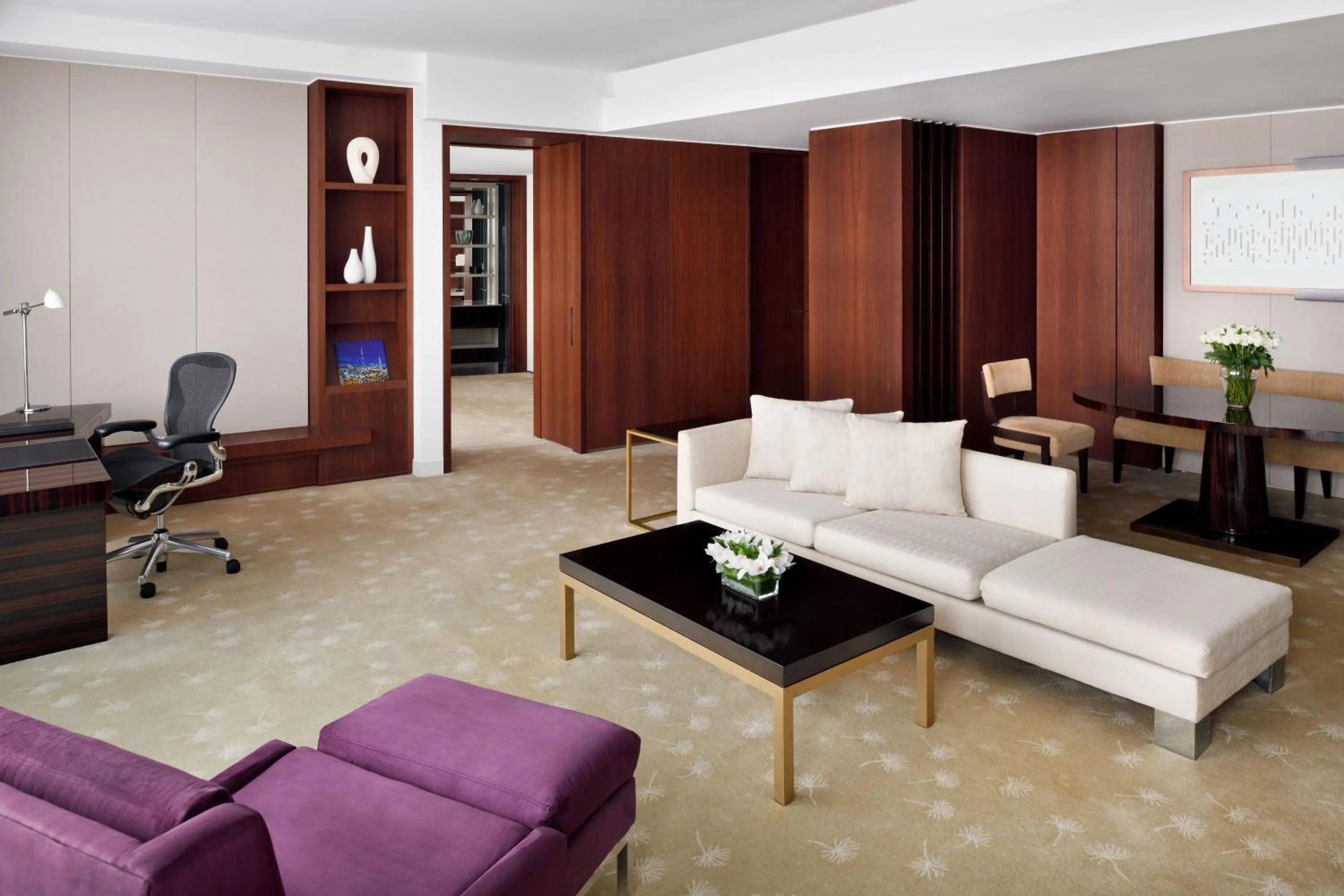Photo of the whole room in InterContinental Dubai Festival City by IHG