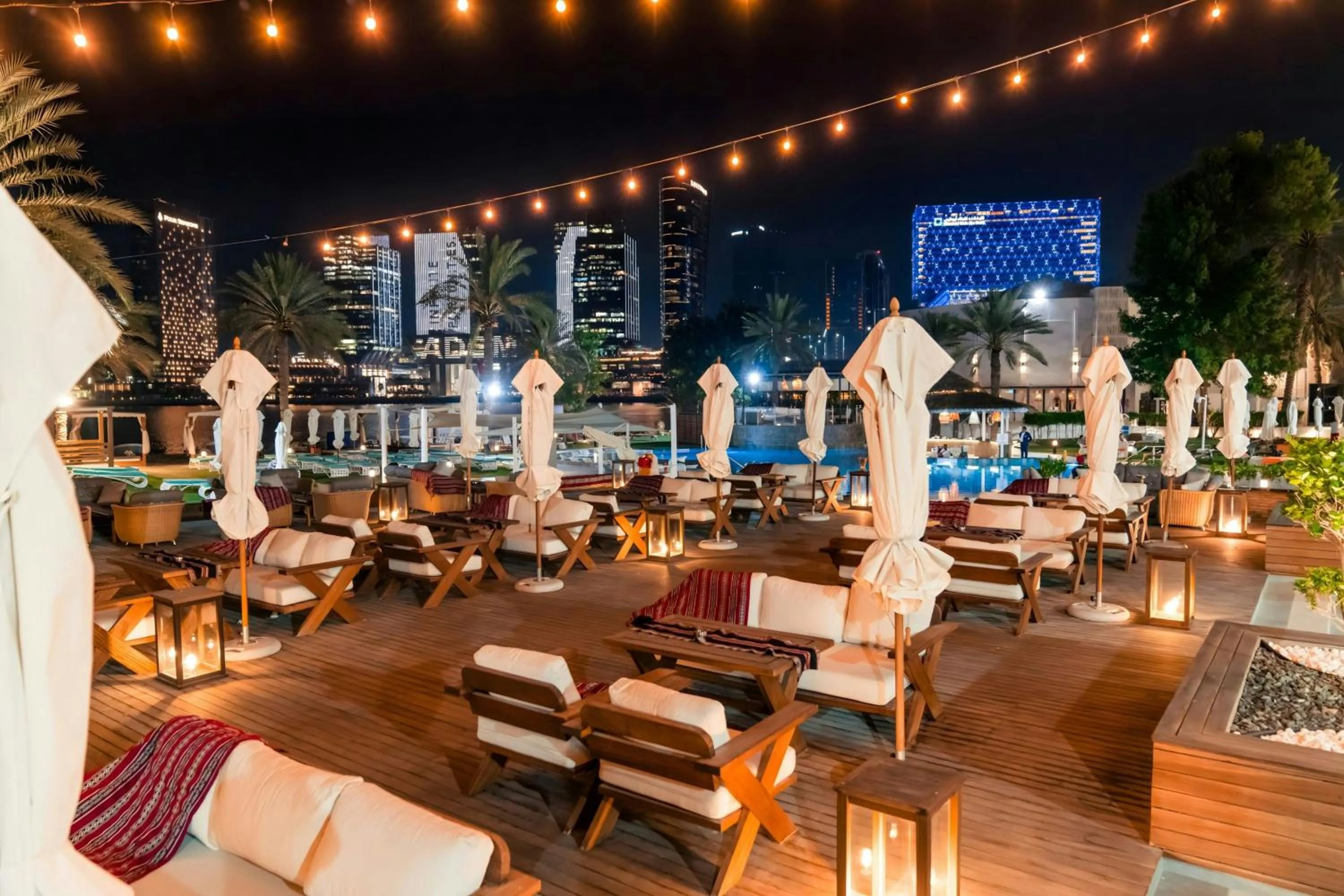 Lounge or bar in Le Meridien Abu Dhabi Resort