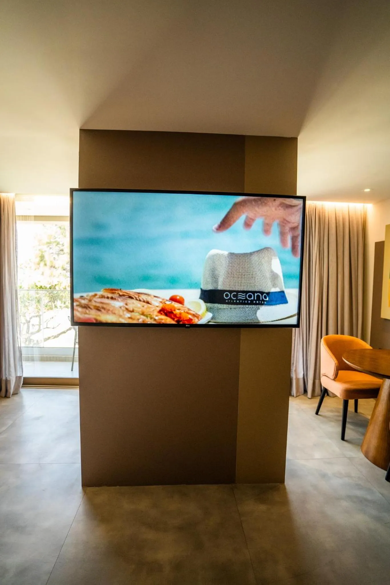 TV and multimedia in Oceana Atlântico Hotel & SPA