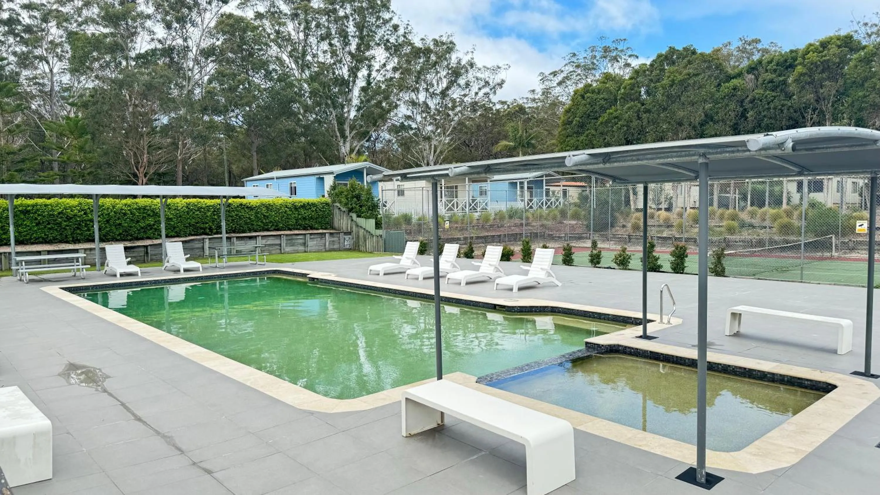 Swimming pool in Tasman Holiday Parks - Myola