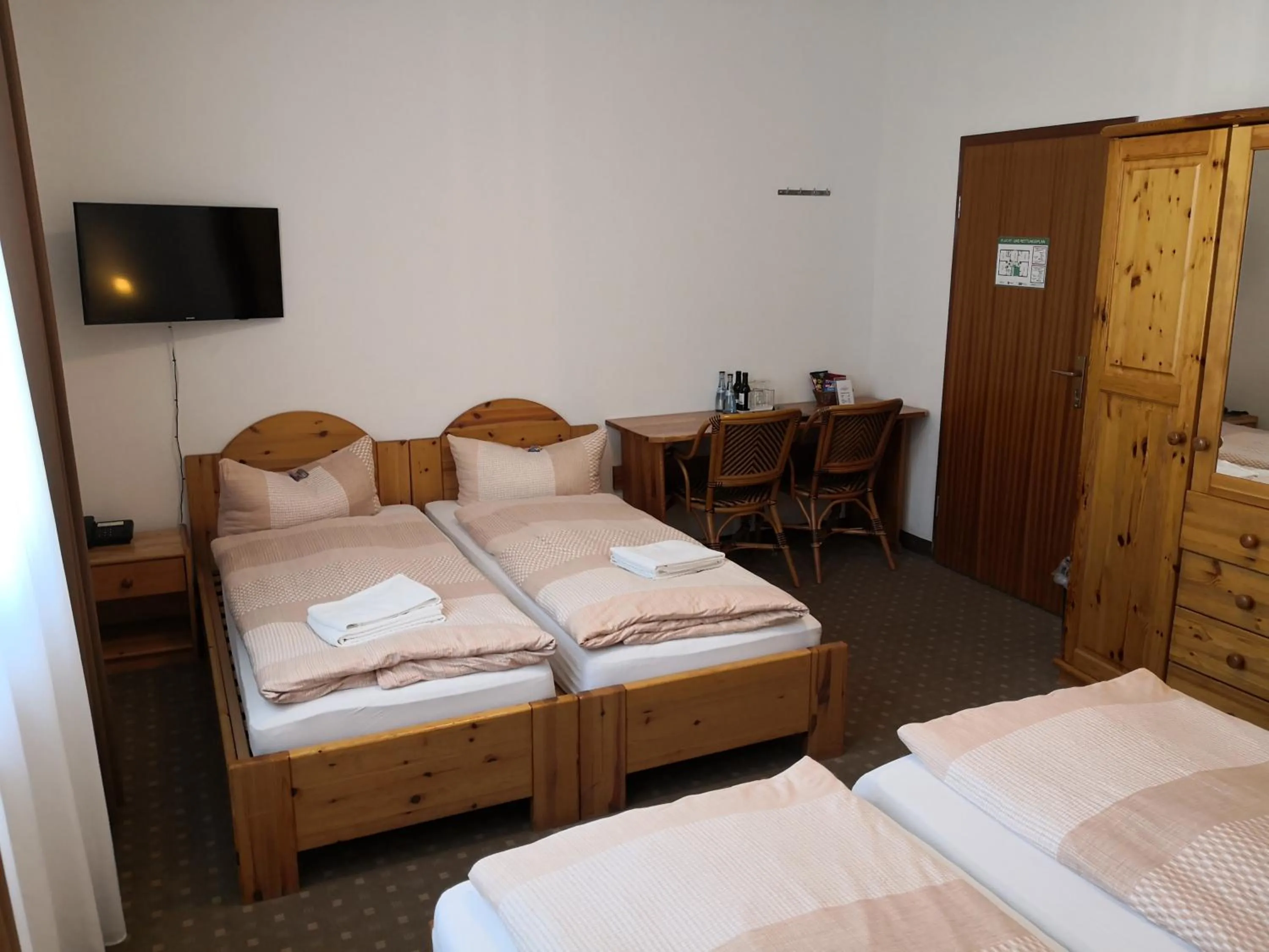 Photo of the whole room, Bed in Pension am Heusteig