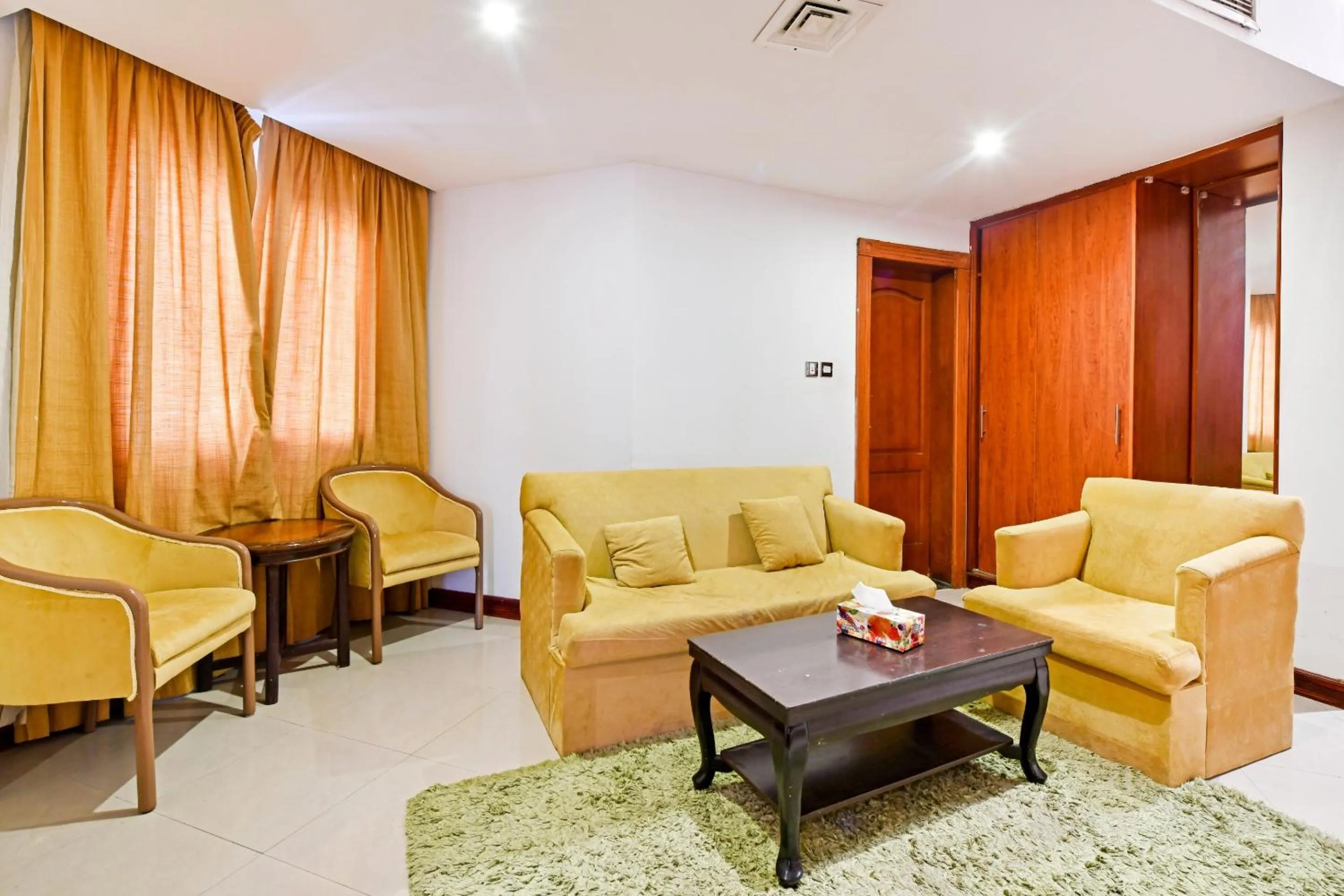 Bedroom in OYO 118 Revira Hotel