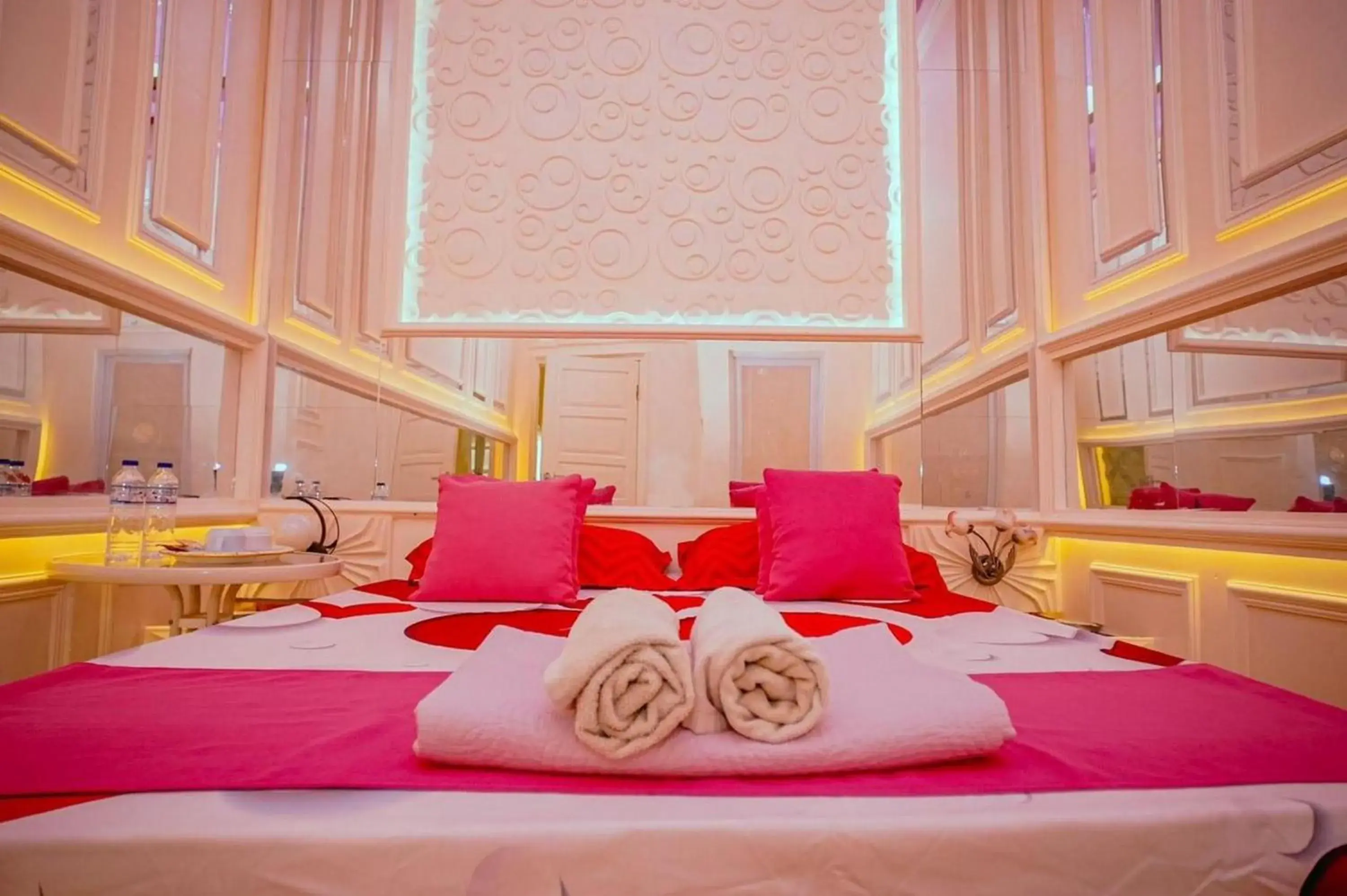 Suite in The One Hotel Gorontalo Mitra RedDoorz Suite in The One Hotel Gorontalo Mitra RedDoorz