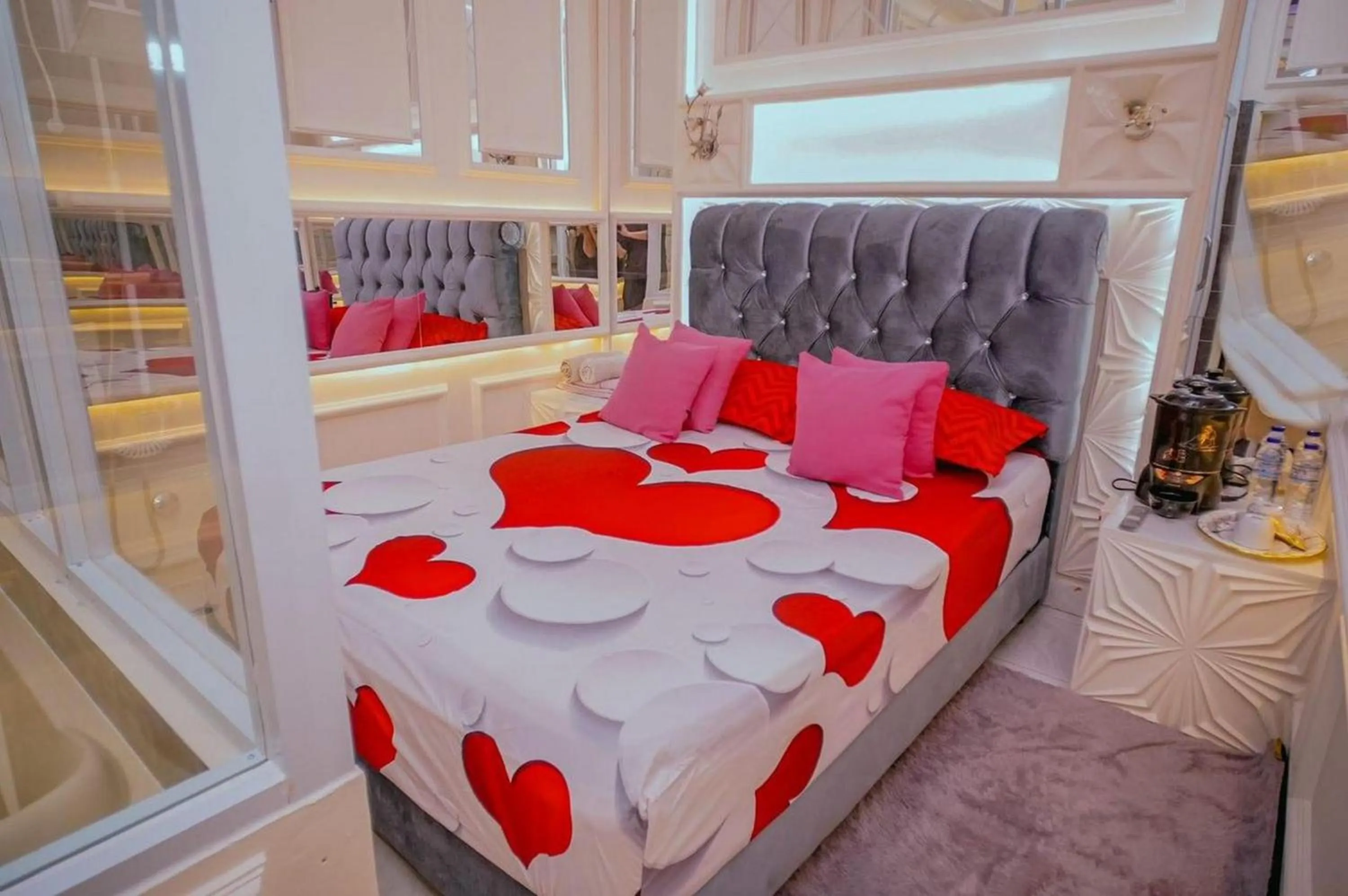 Bedroom, Bed in The One Hotel Gorontalo Mitra RedDoorz