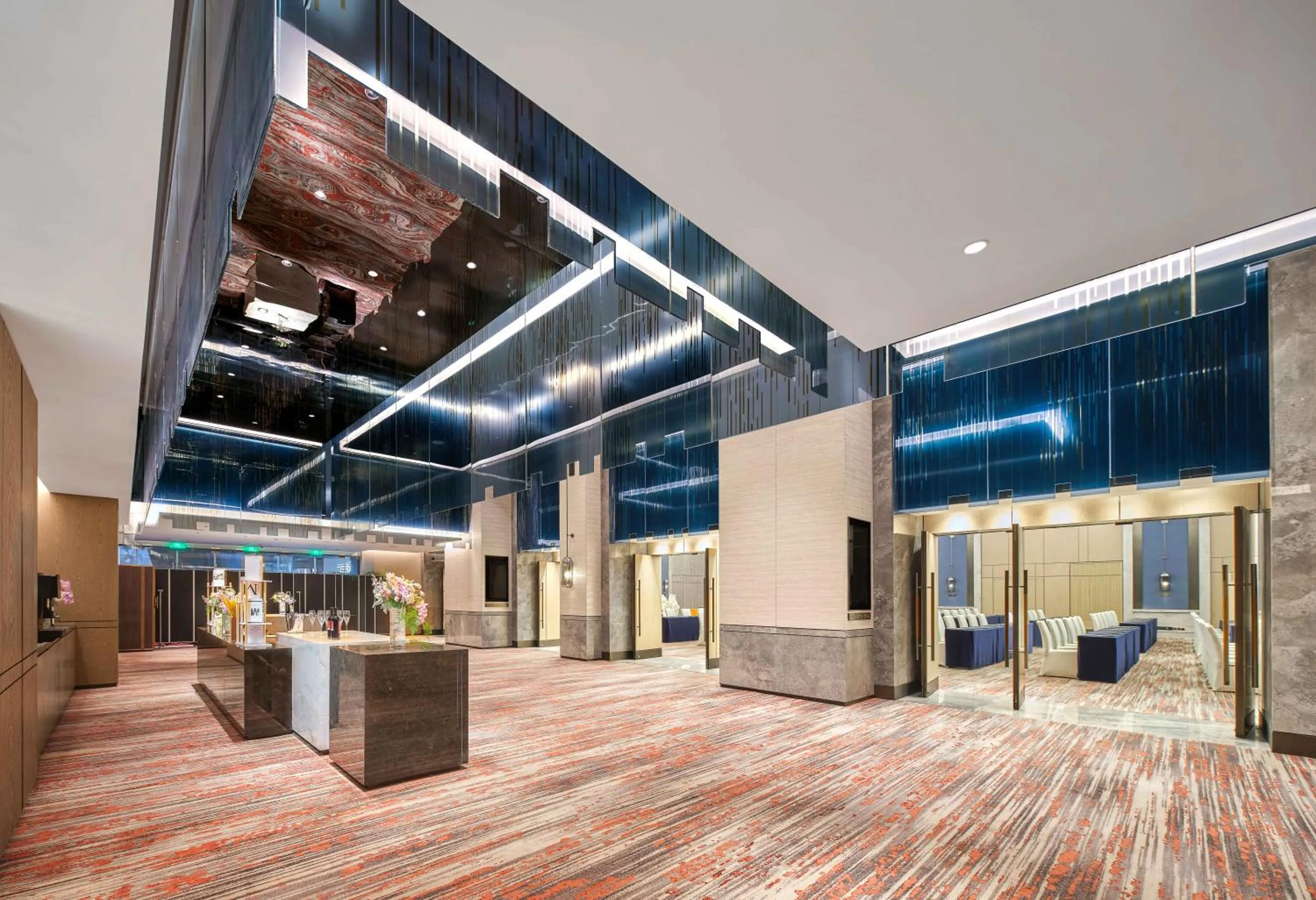 Banquet/Function facilities in Vignette Collection Hangzhou Huaxia Center Hotel by IHG