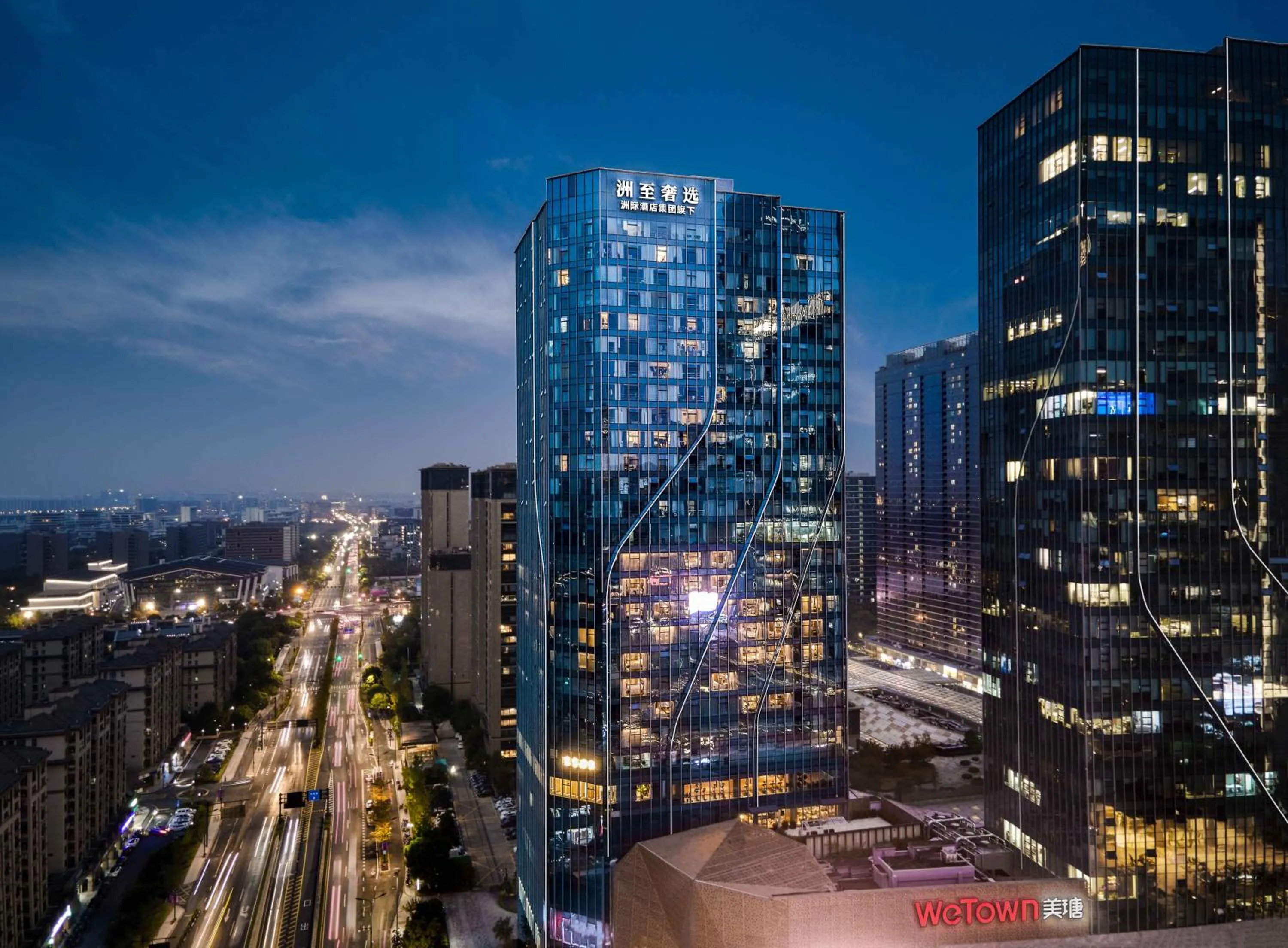 Property building in Vignette Collection Hangzhou Huaxia Center Hotel by IHG