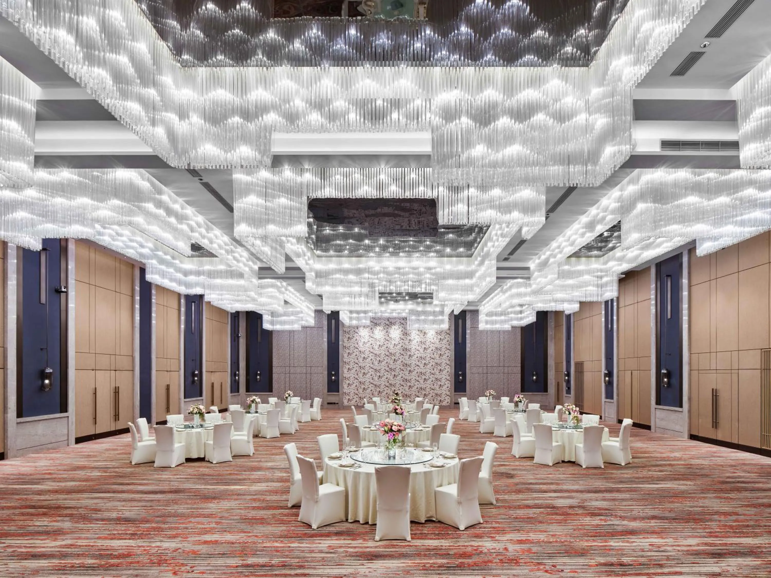 Banquet/Function facilities in Vignette Collection Hangzhou Huaxia Center Hotel by IHG