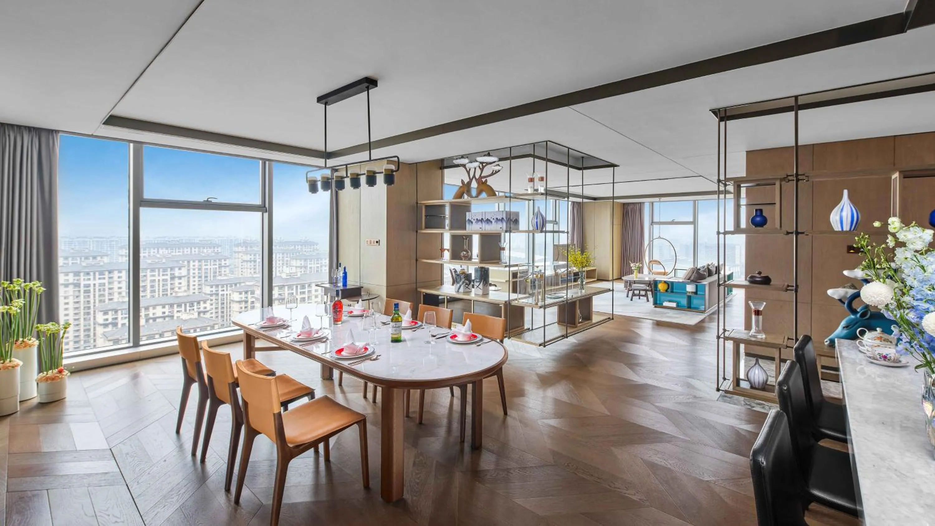 Photo of the whole room in Vignette Collection Hangzhou Huaxia Center Hotel by IHG