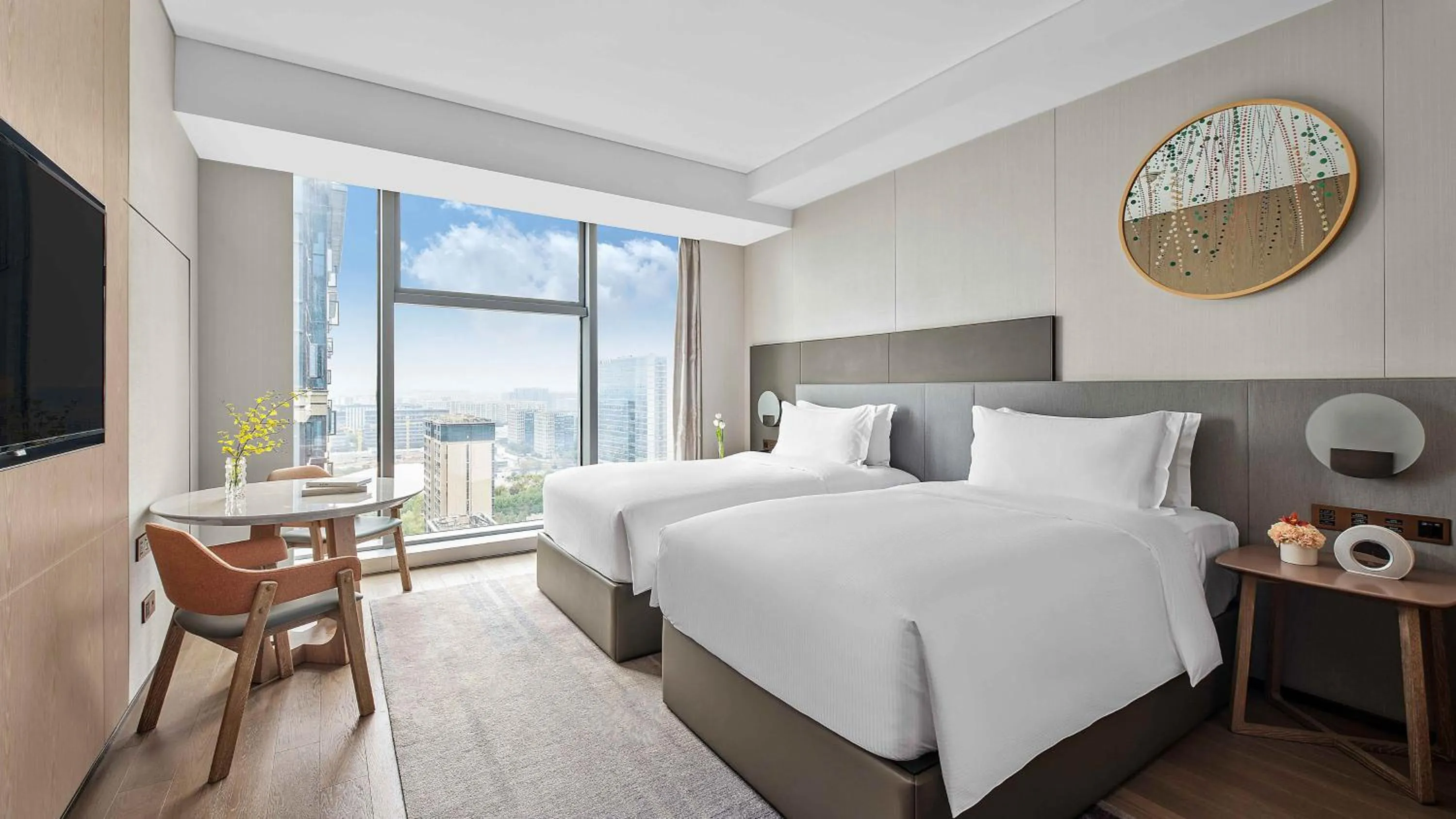 Photo of the whole room, Bed in Vignette Collection Hangzhou Huaxia Center Hotel by IHG