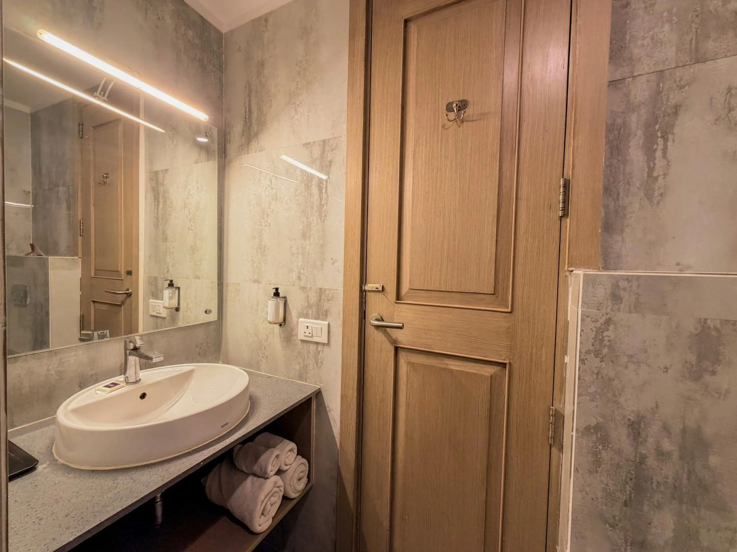 Bathroom in Spree Hotel Kriday Rajpur Road Dehradun