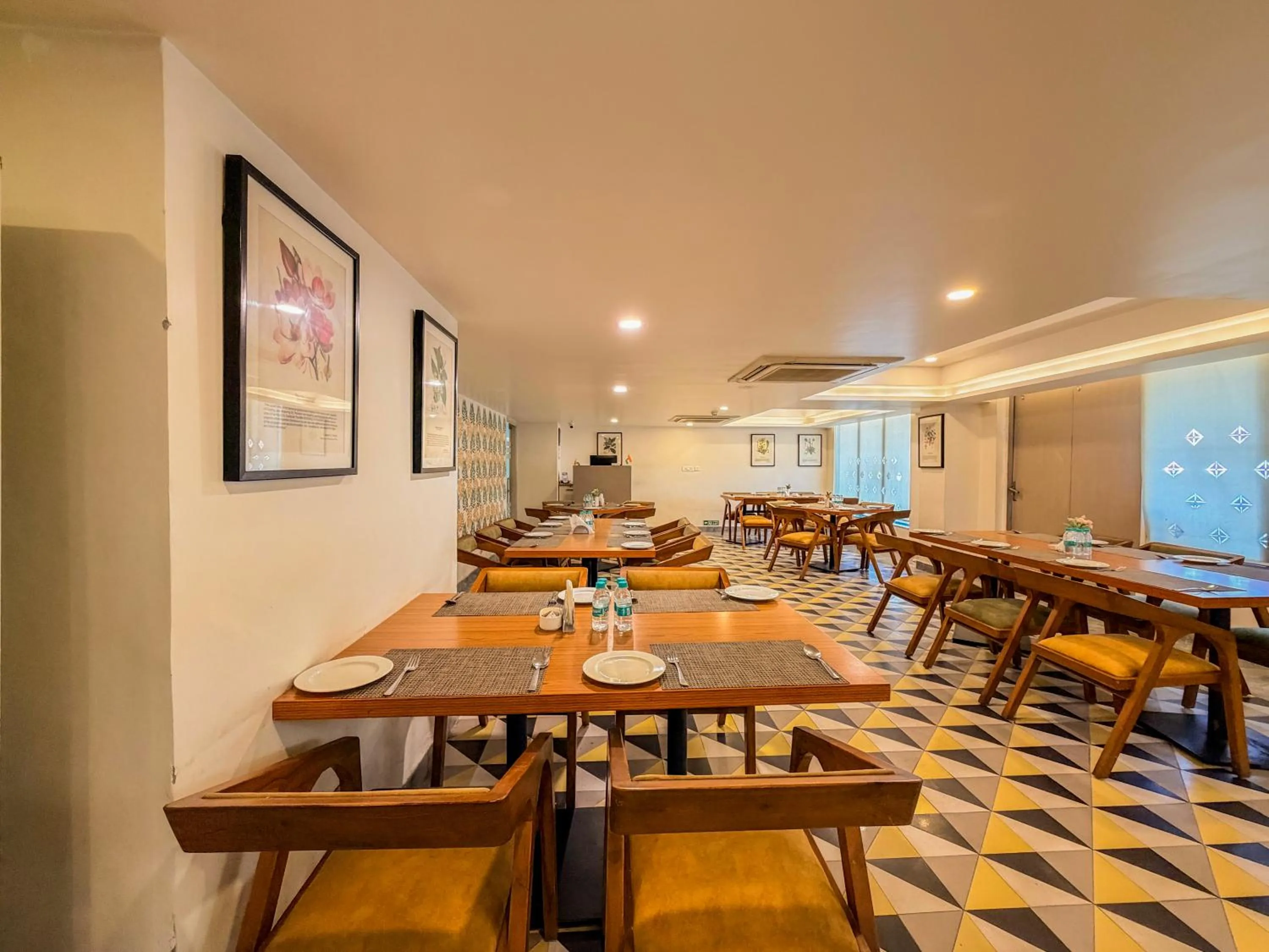 Restaurant/places to eat in Spree Hotel Kriday Rajpur Road Dehradun