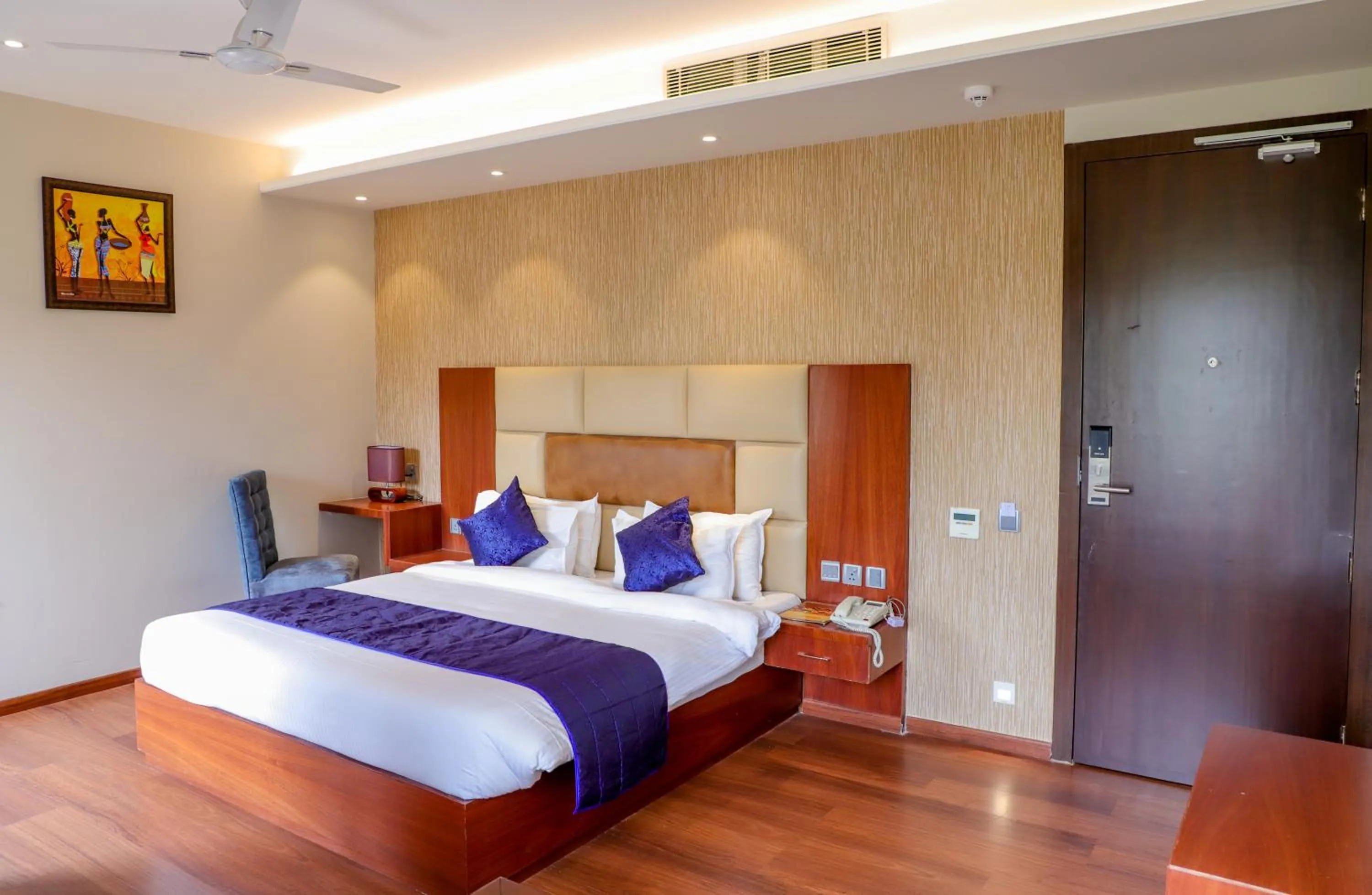 Bed in juSTa Palampur Resort & Convention Centre
