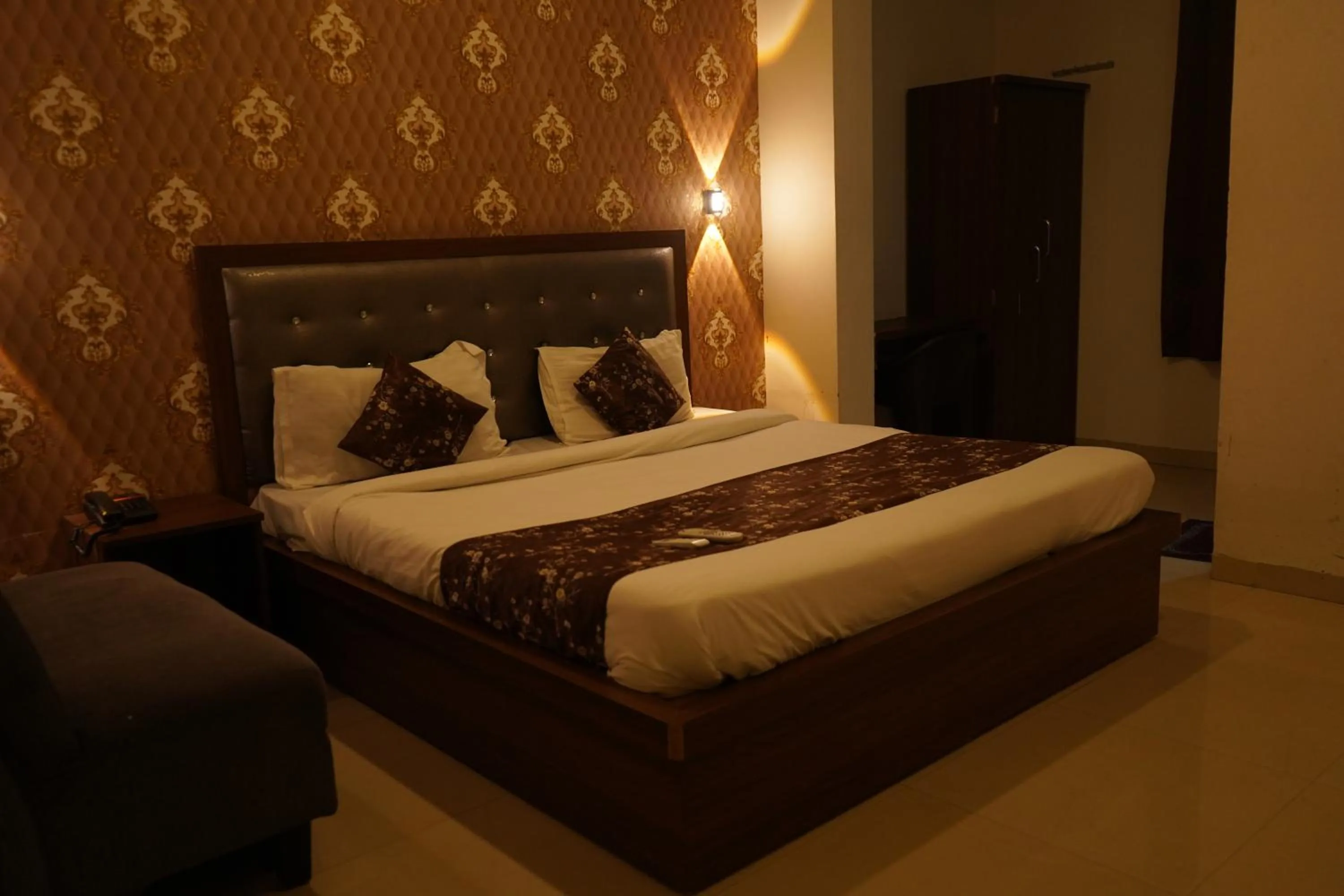 Bed in Hotel Shubhshree