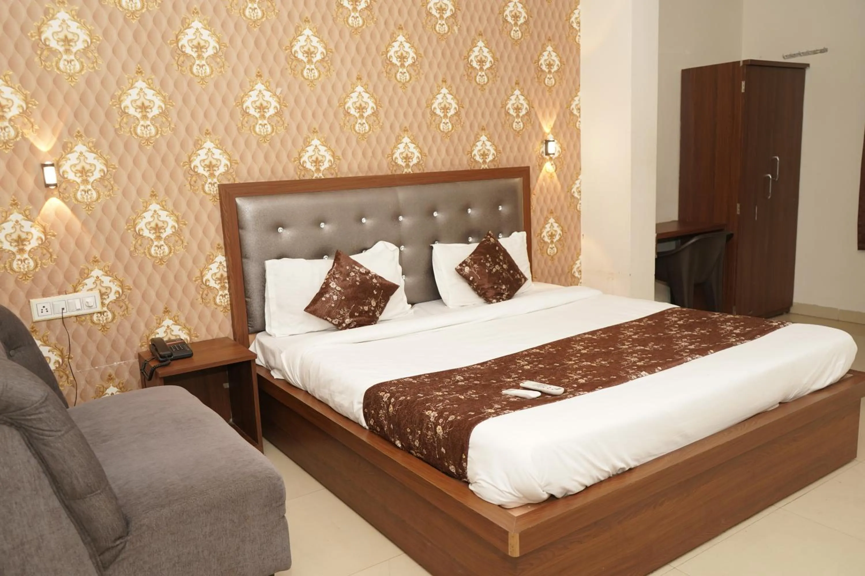 Bed in Hotel Shubhshree