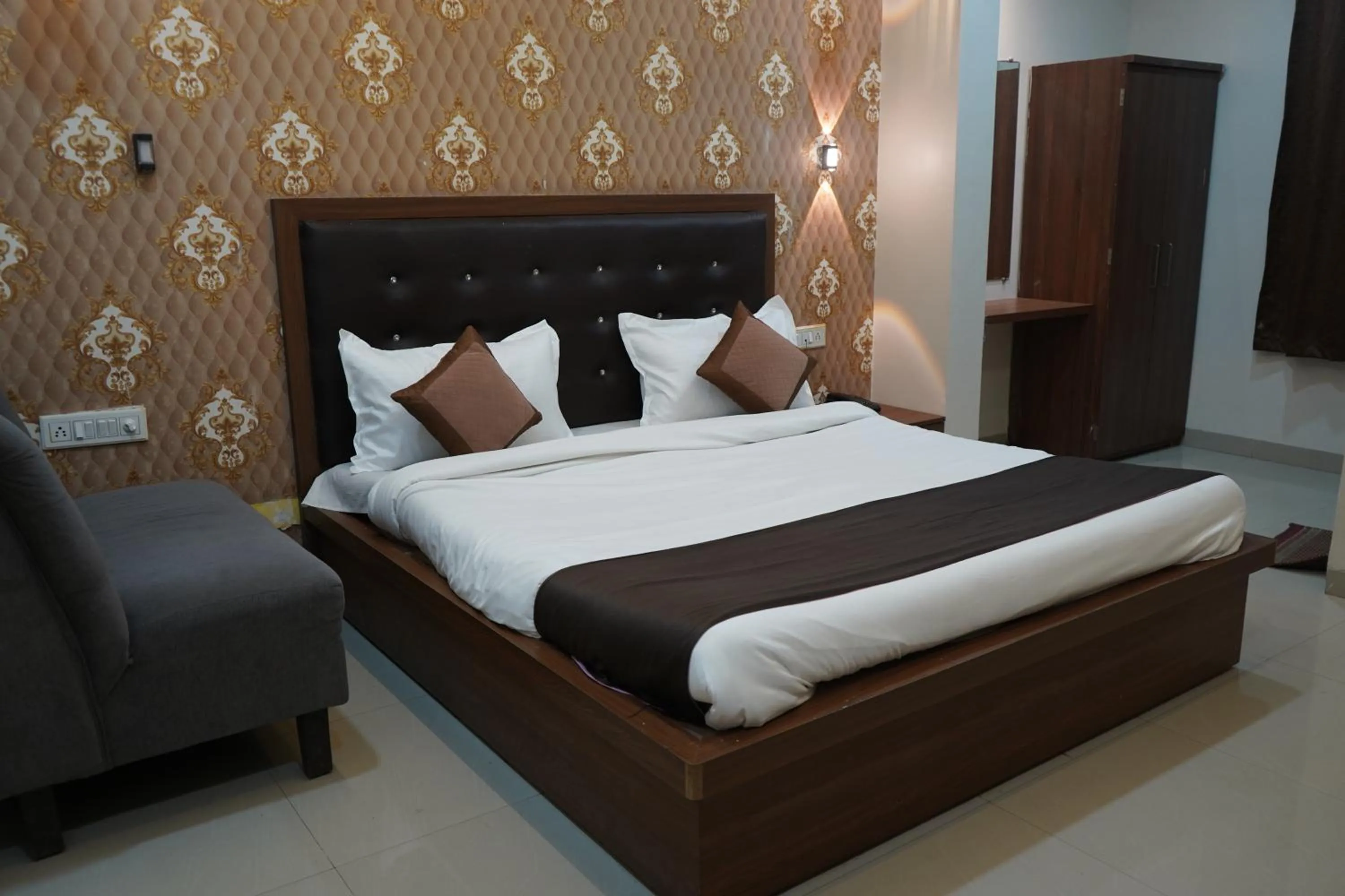 Bed in Hotel Shubhshree