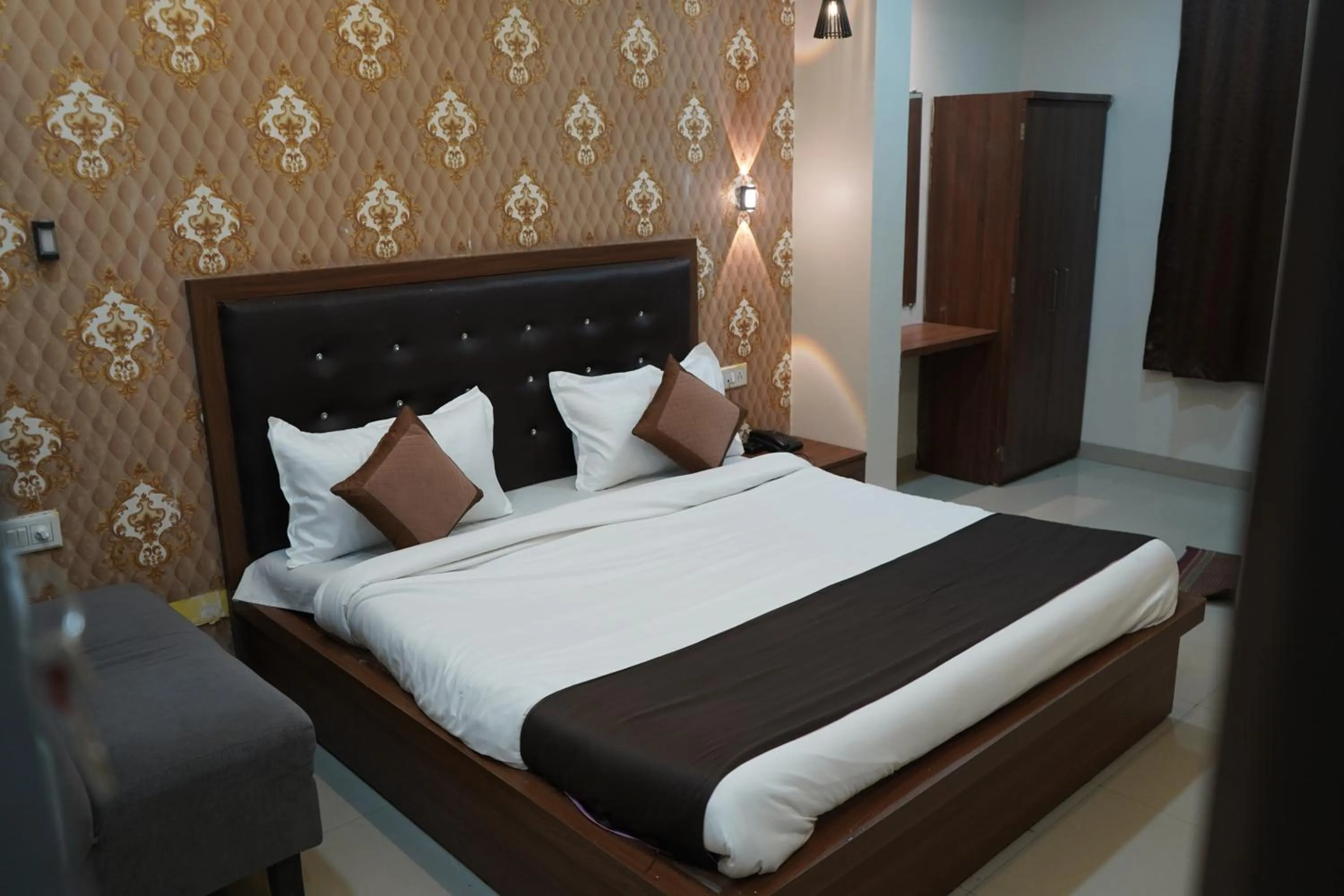 Bed in Hotel Shubhshree