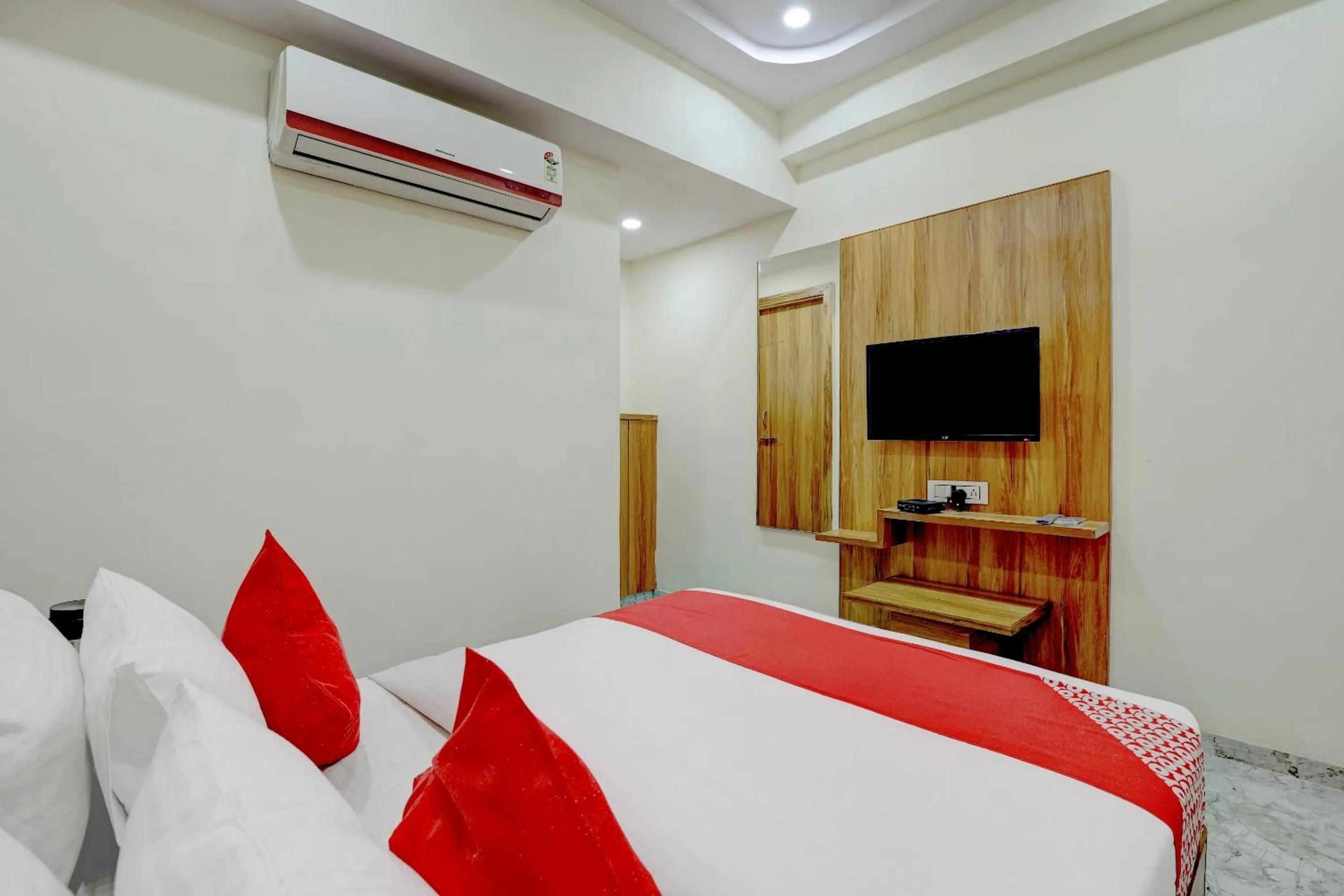 Bedroom in Hotel O Sai Villa