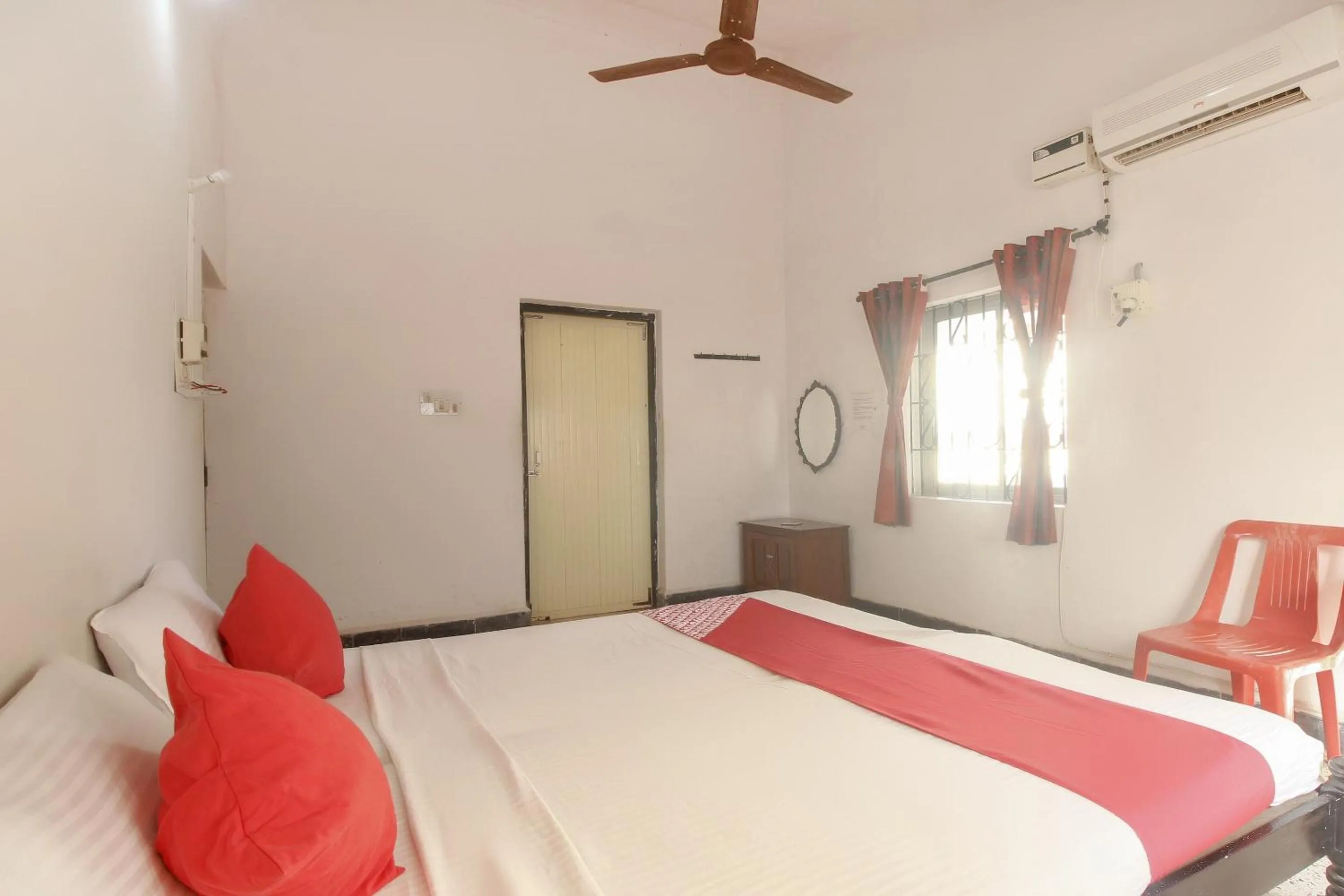 Bedroom, Bed in Hotel O Delma's guest house