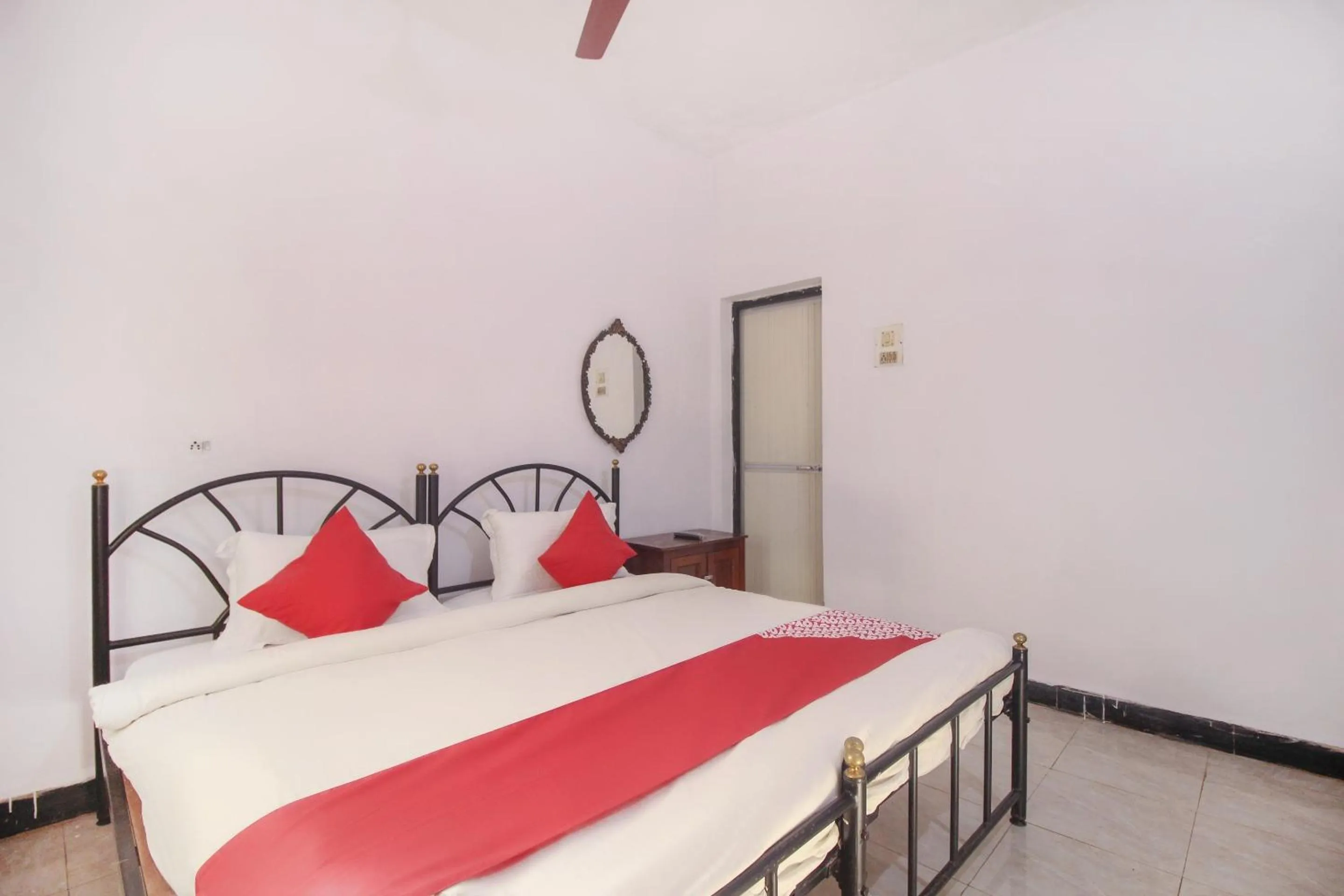 Bedroom, Bed in Hotel O Delma's guest house