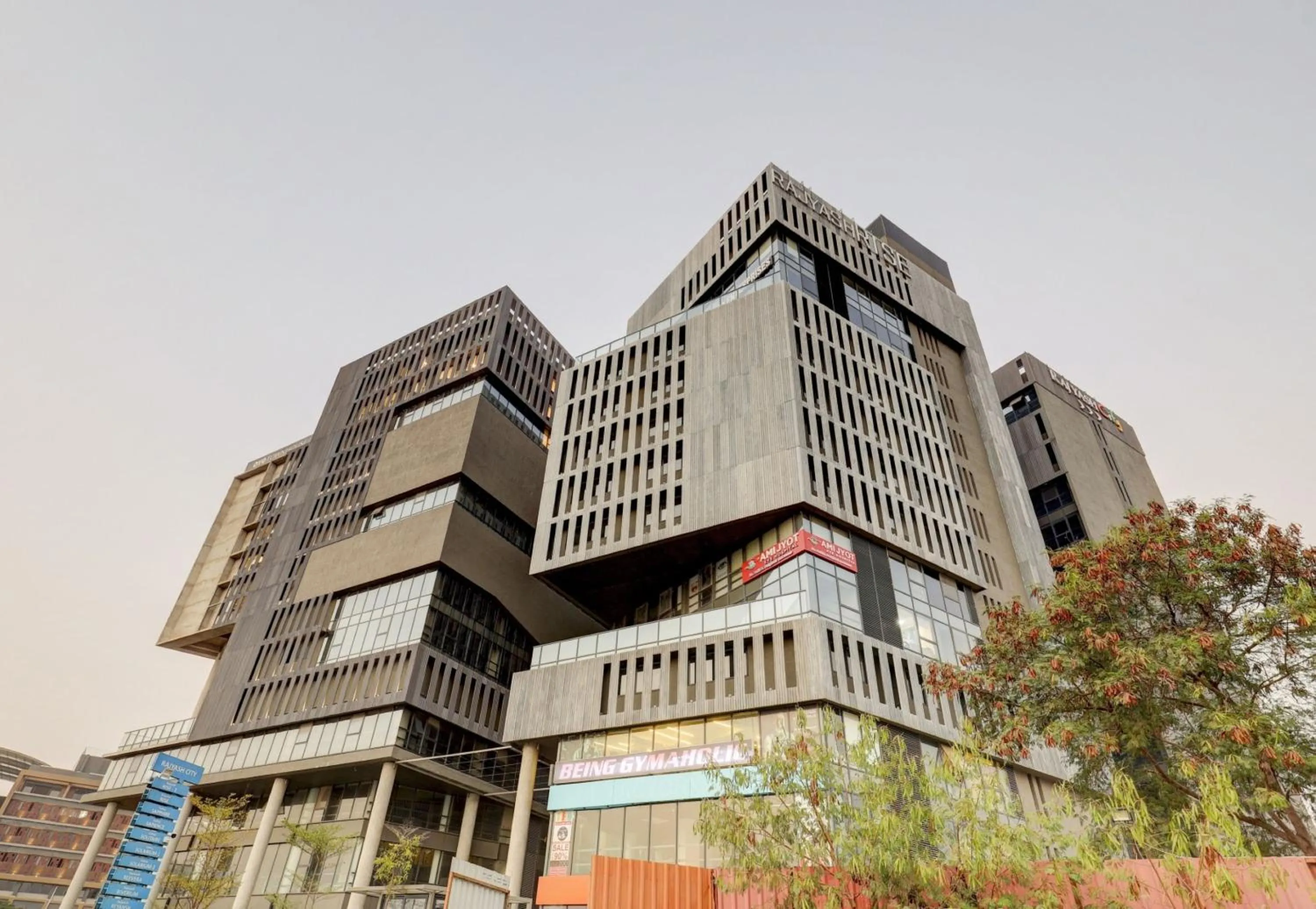 Facade/entrance in Super Townhouse Rajyash Rise