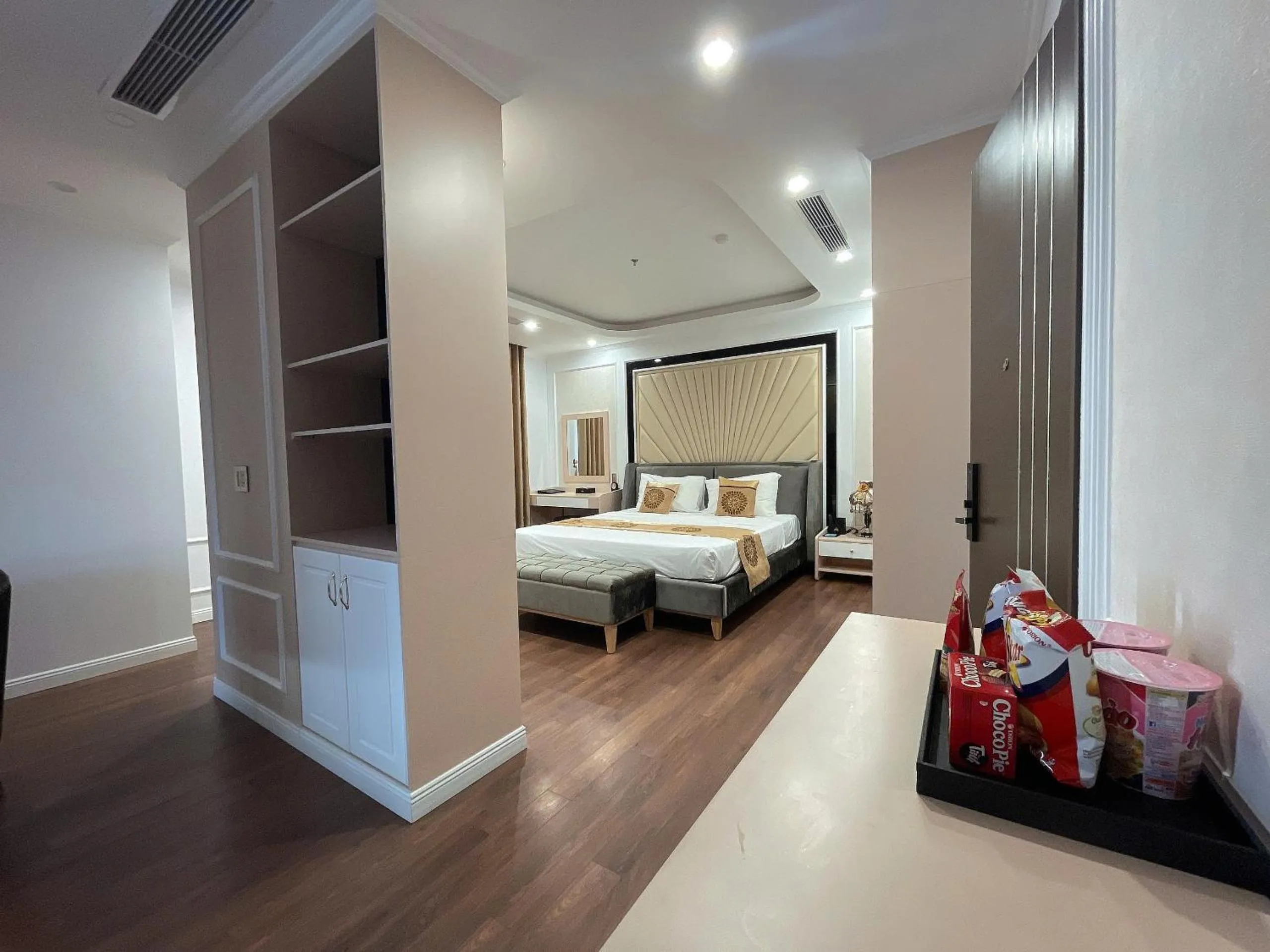 Bed in Queen Hotel Hoàng Gia