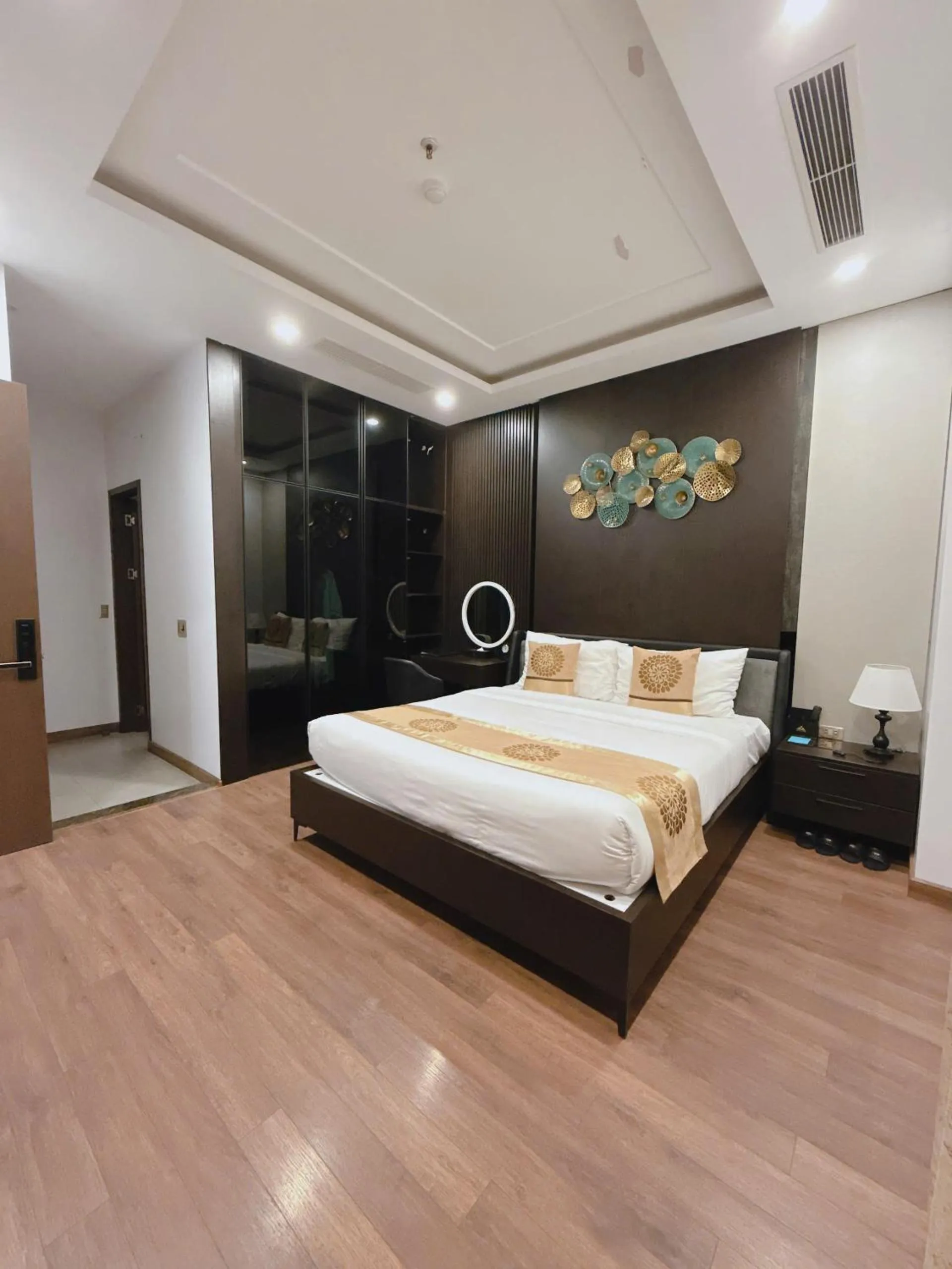 Bed in Queen Hotel Hoàng Gia