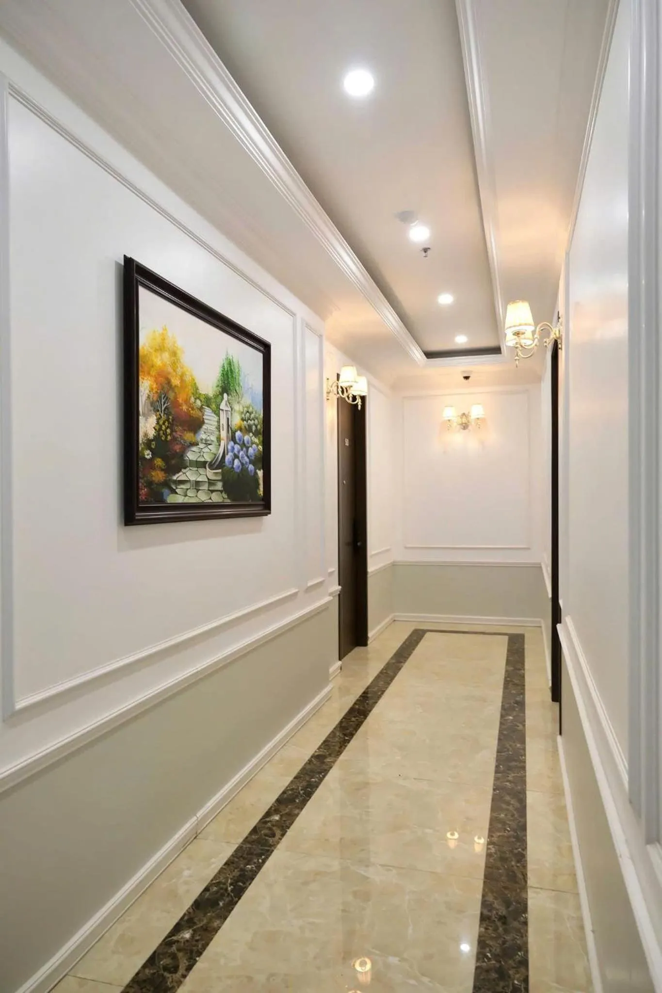 Queen Hotel Hoàng Gia