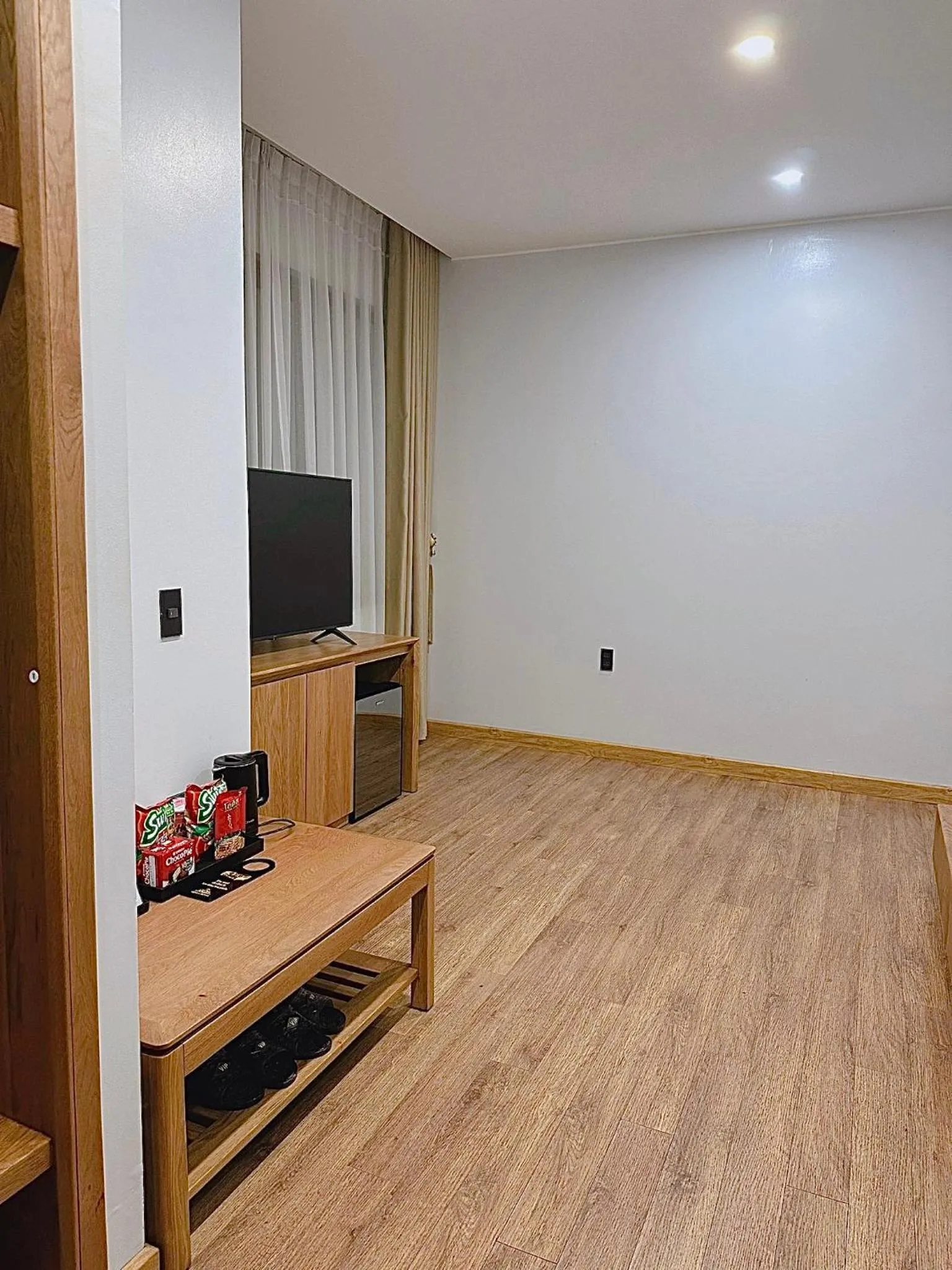 Queen Hotel Hoàng Gia