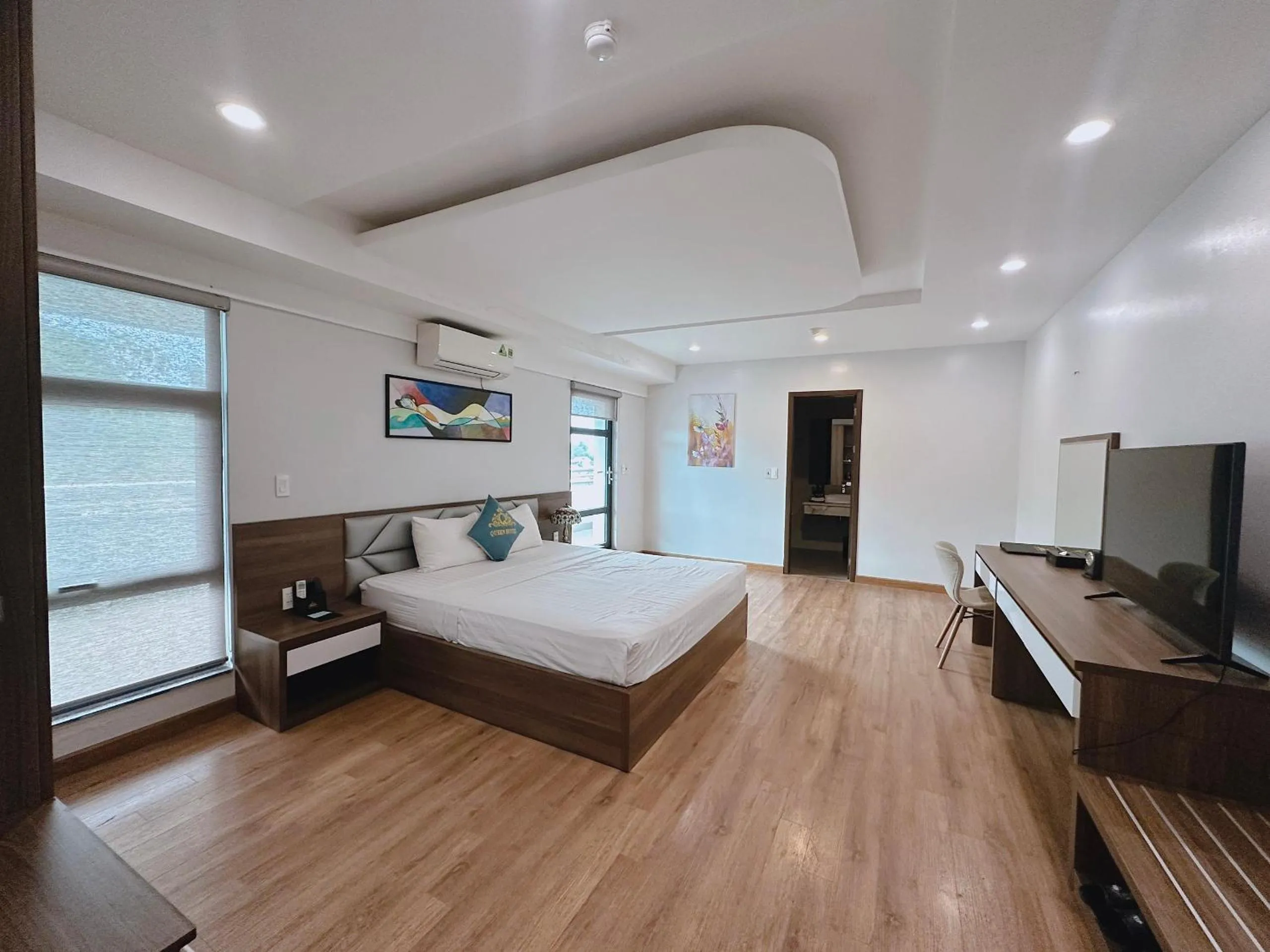 Bed in Queen Hotel Hoàng Gia