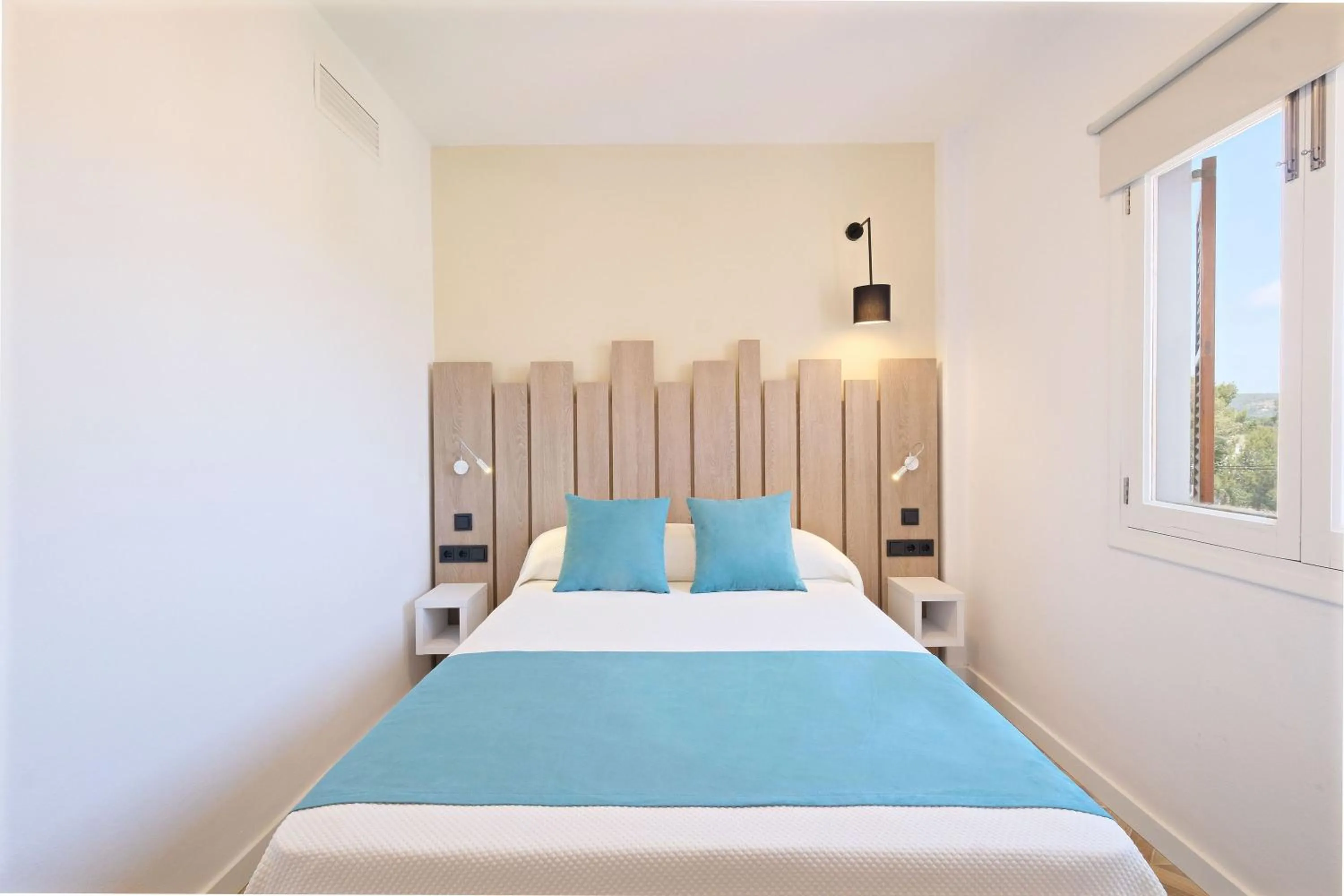 Photo of the whole room, Bed in azuLine Apartamentos Can Sanso