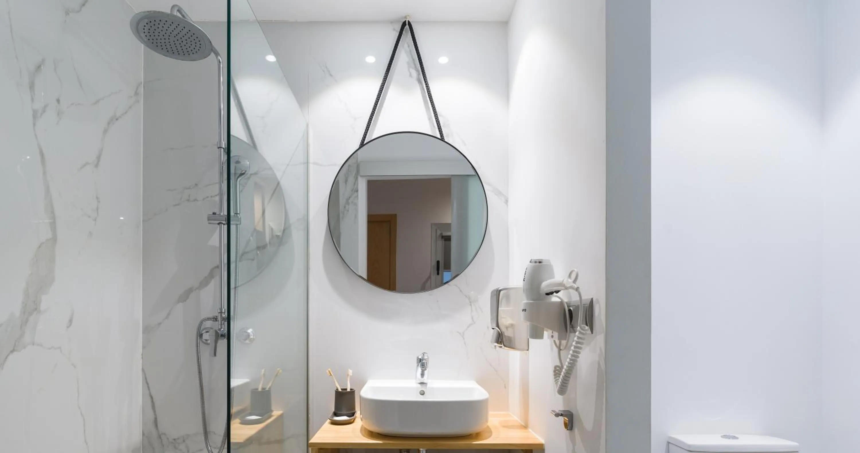 Shower in Tusity One