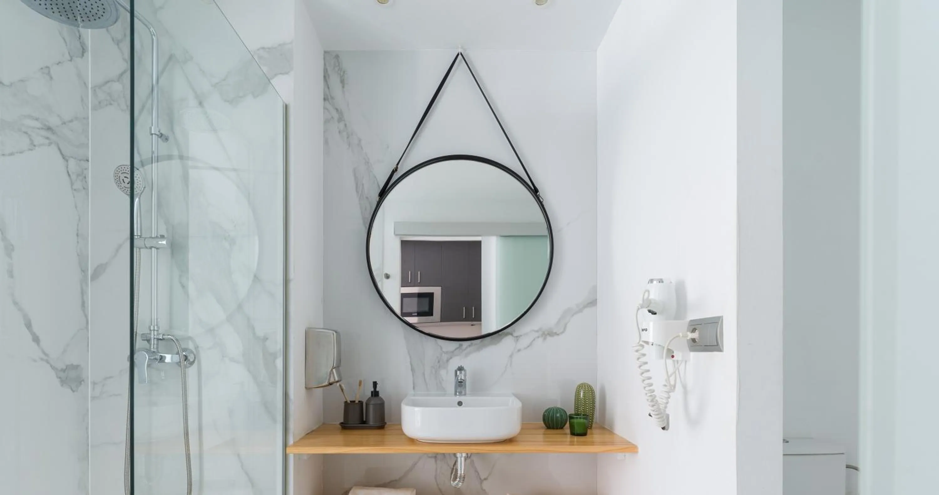 Shower in Tusity One